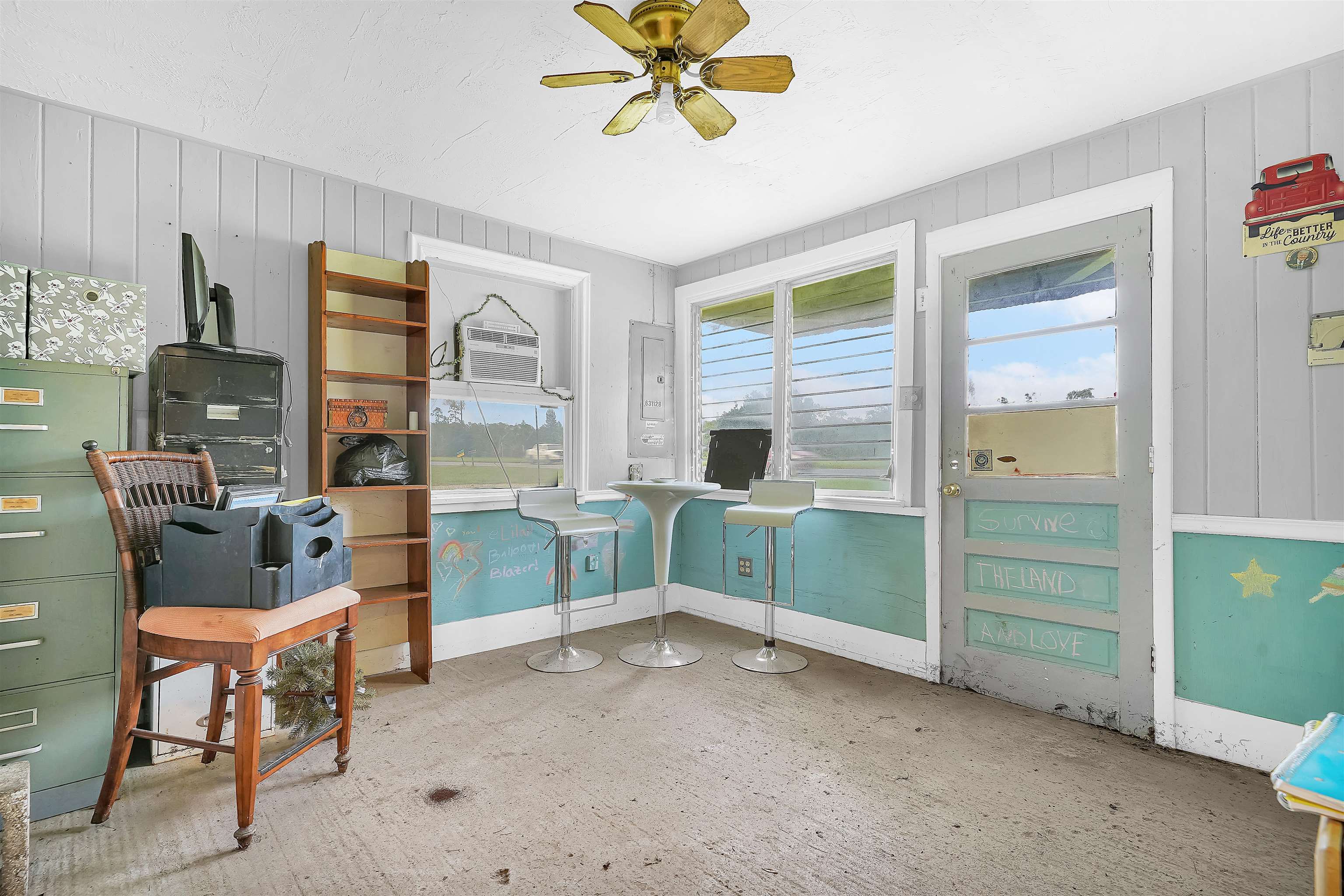 7661 State Road 207