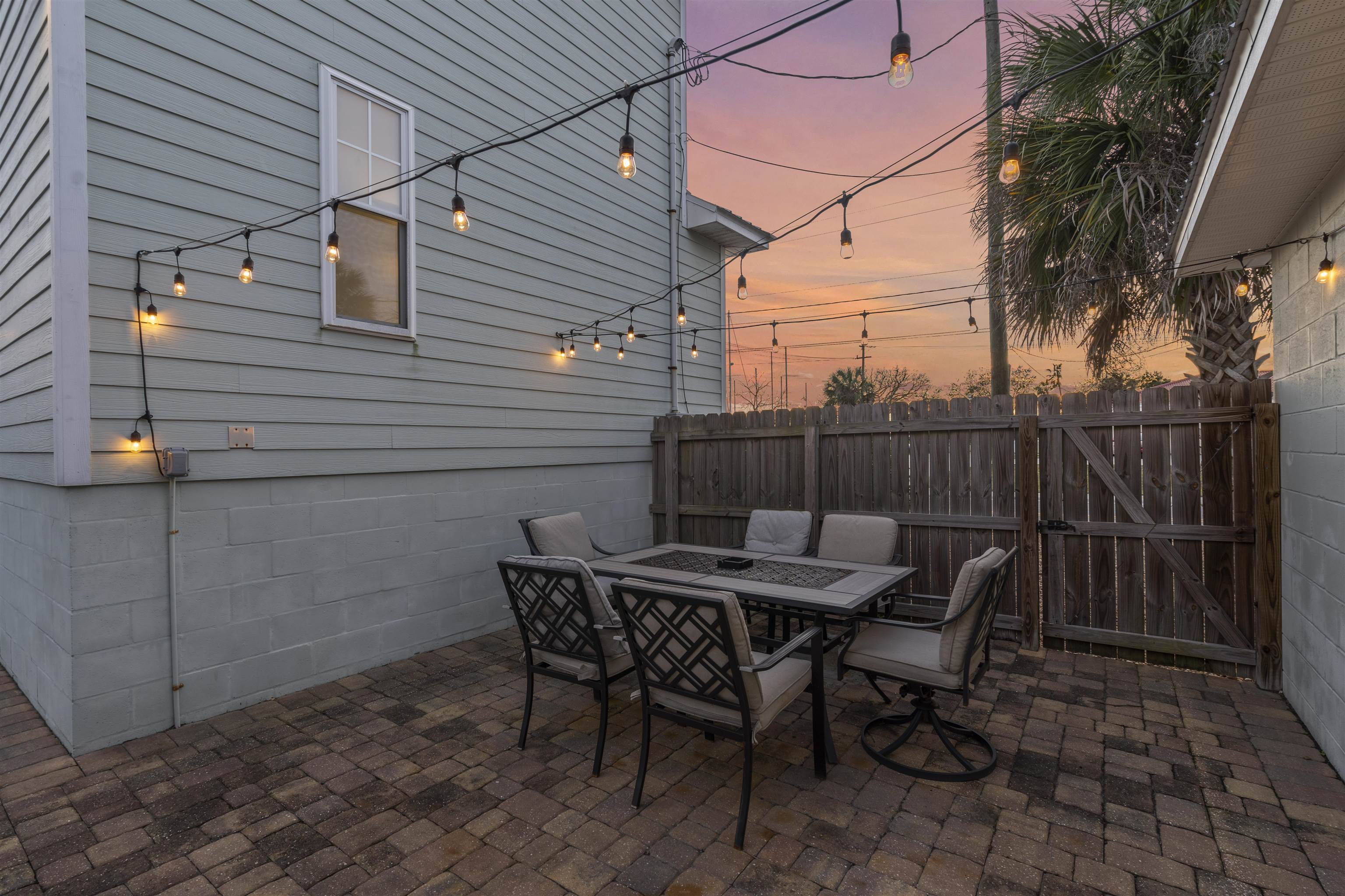 263 Riberia St