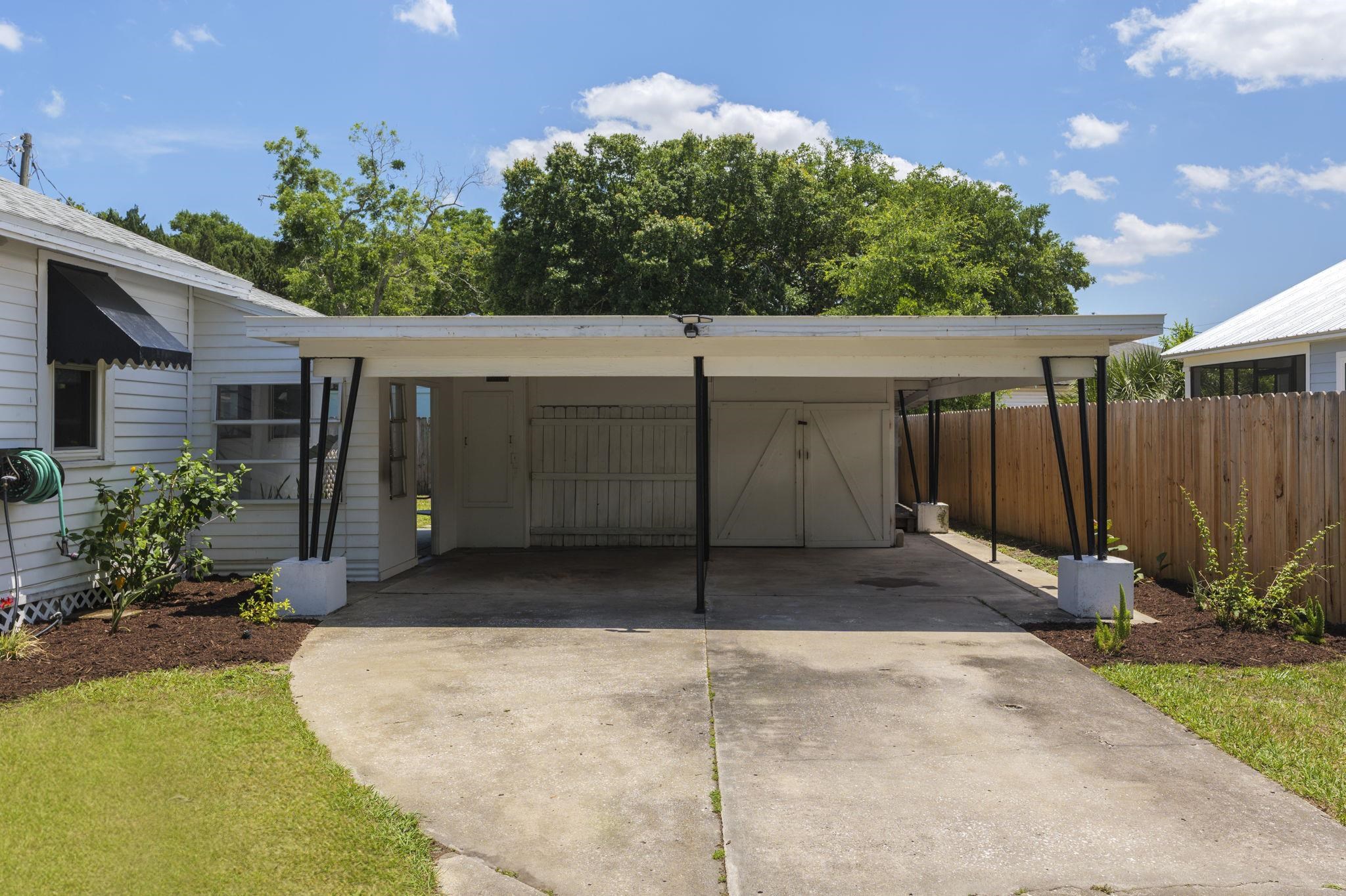 8 Poinciana Ave