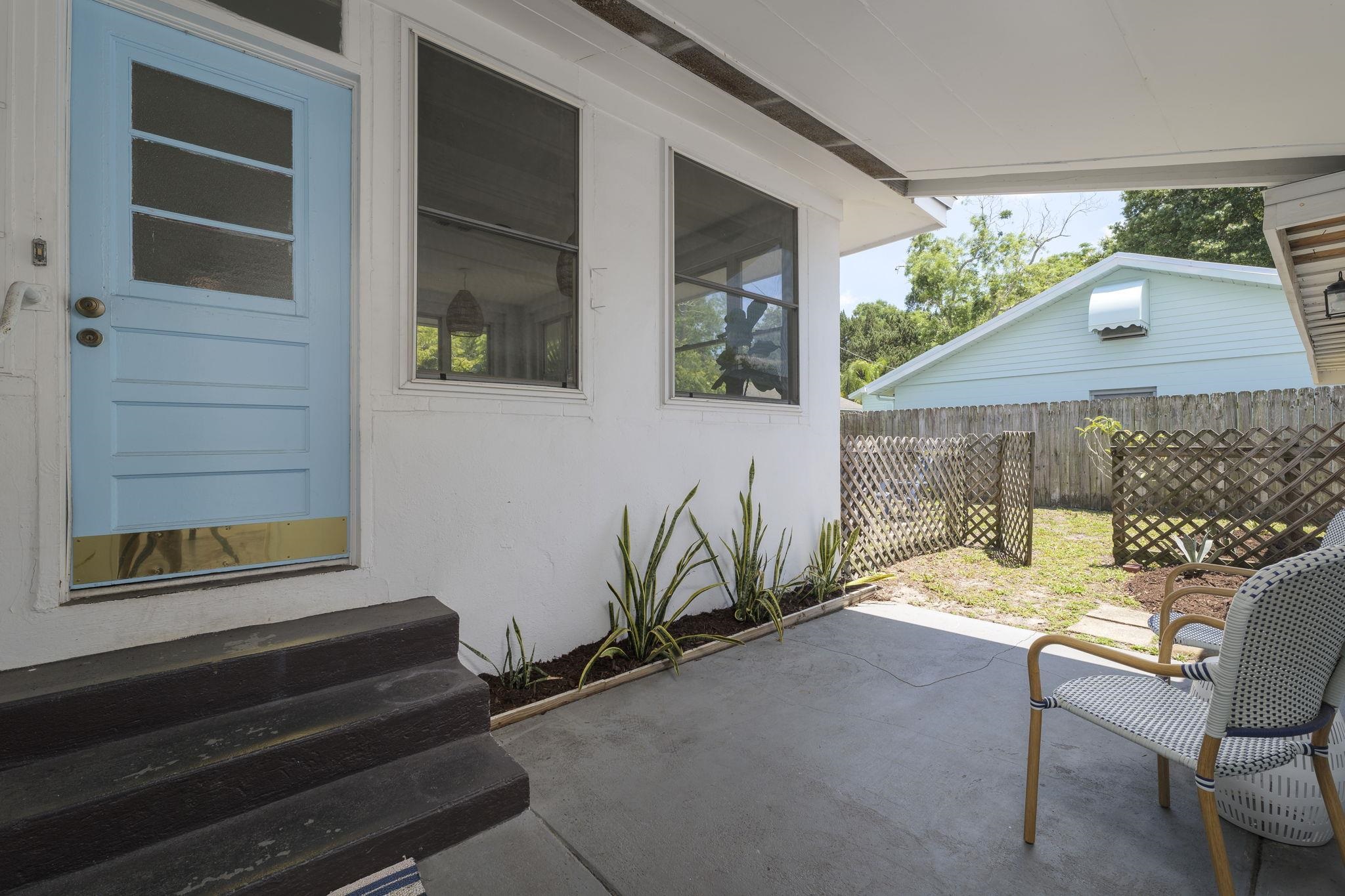 8 Poinciana Ave