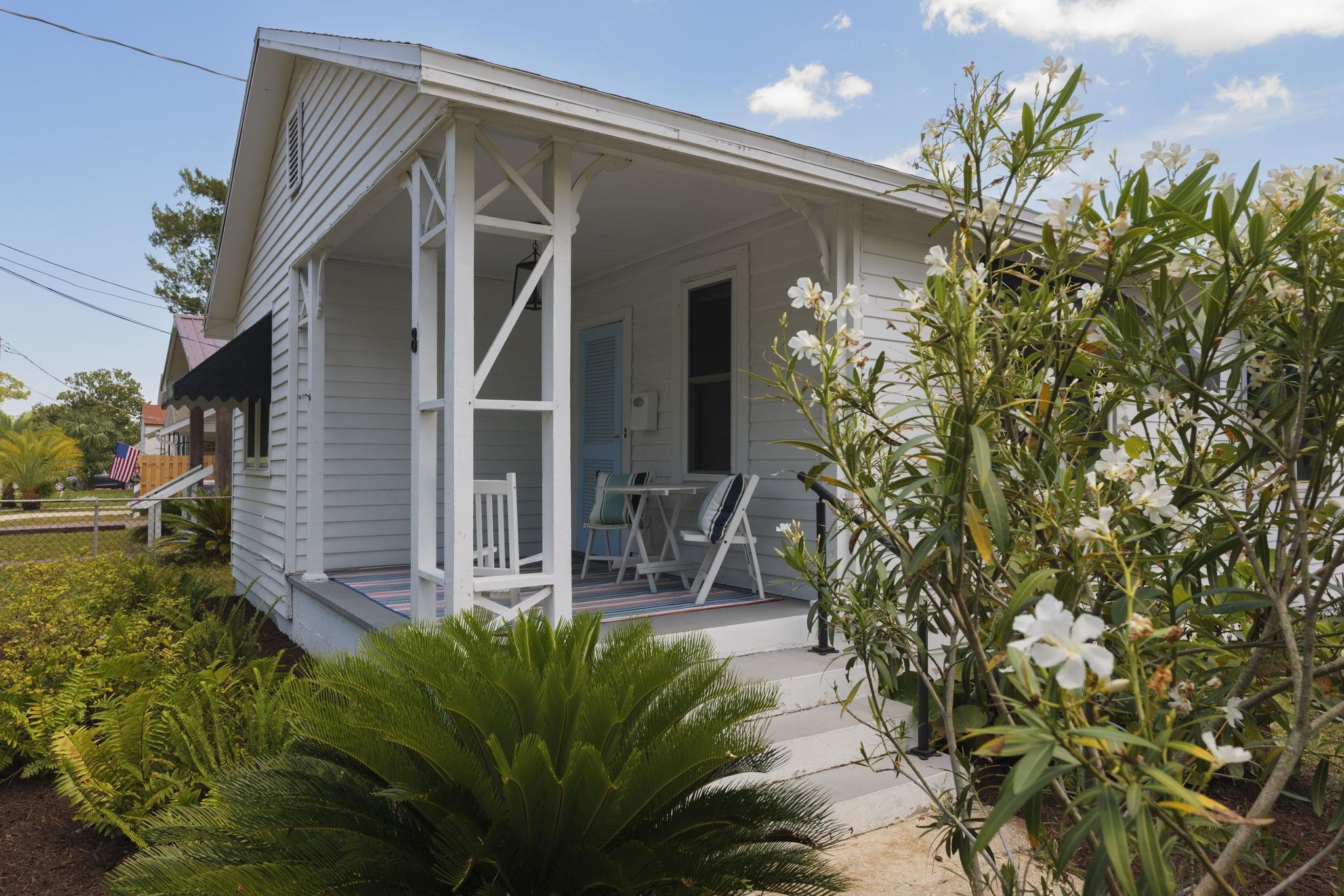8 Poinciana Ave