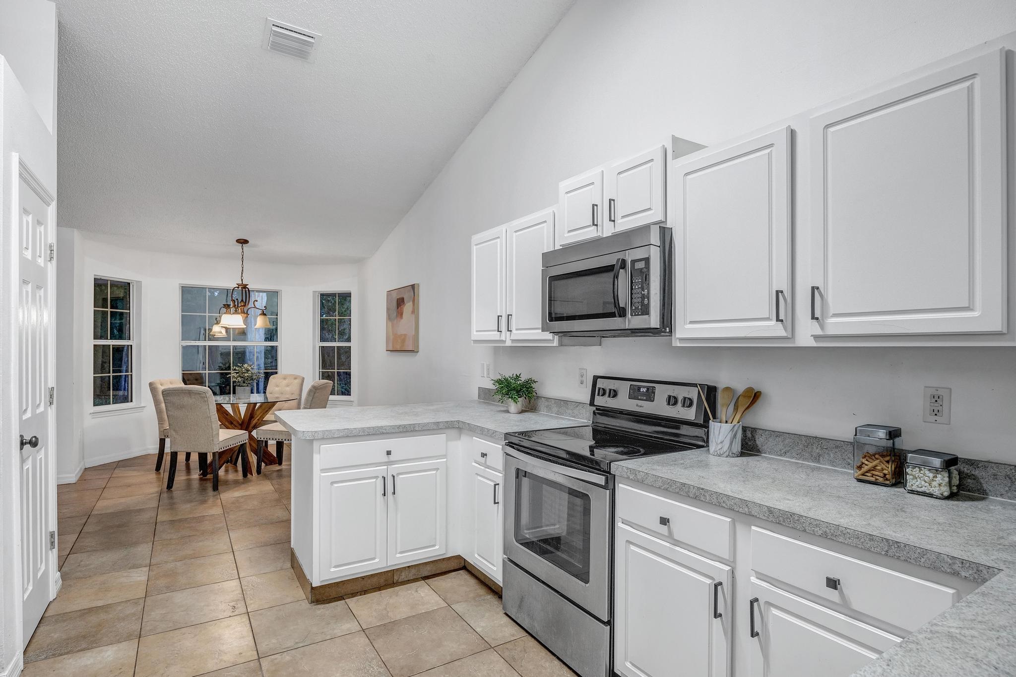 98 Roxboro Dr
