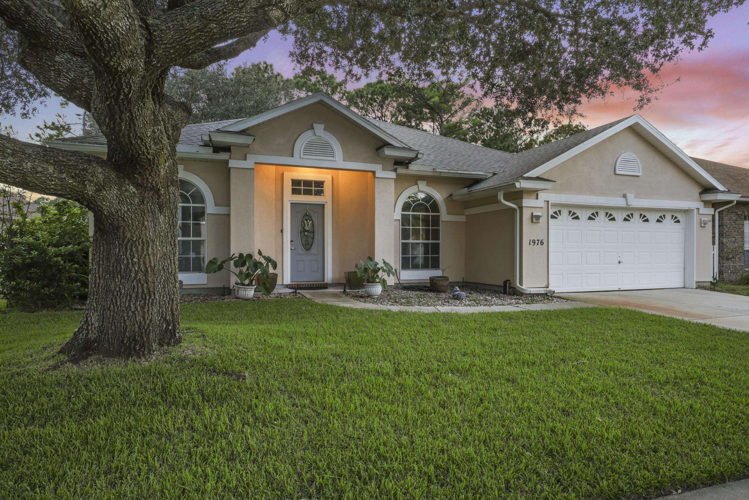 1976 Sandhill Crane Dr