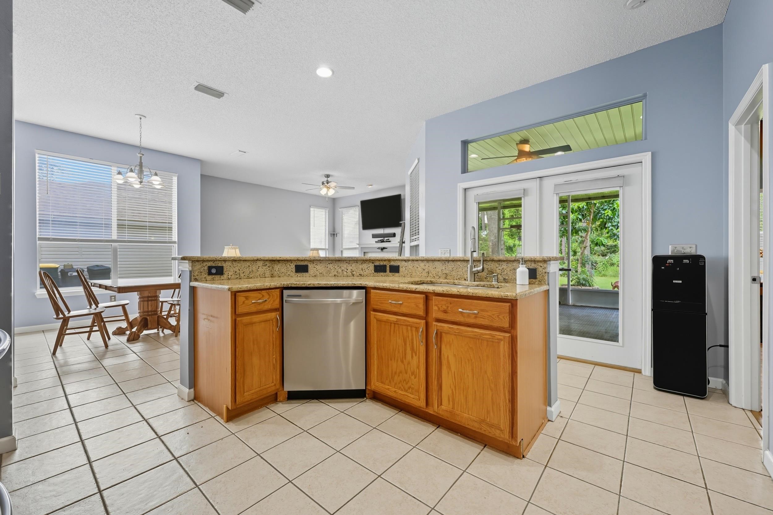 1976 Sandhill Crane Dr