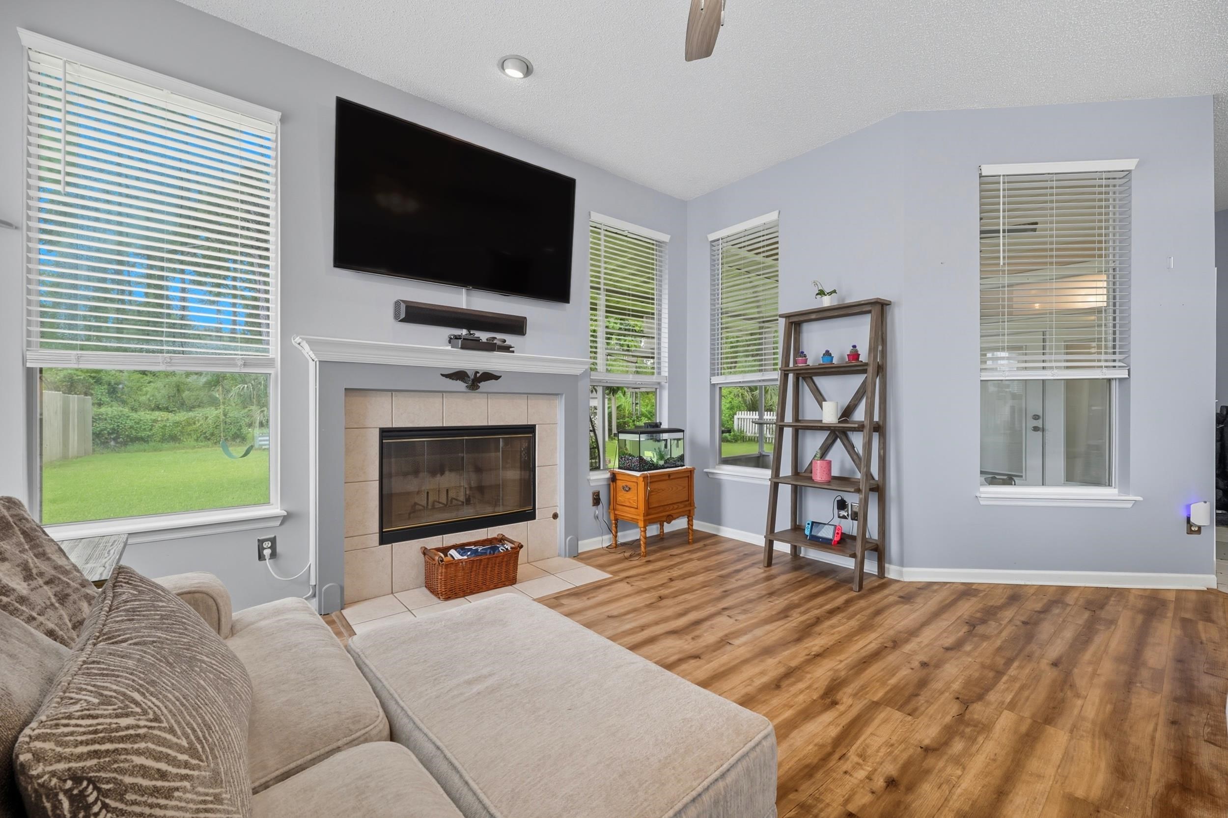 1976 Sandhill Crane Dr