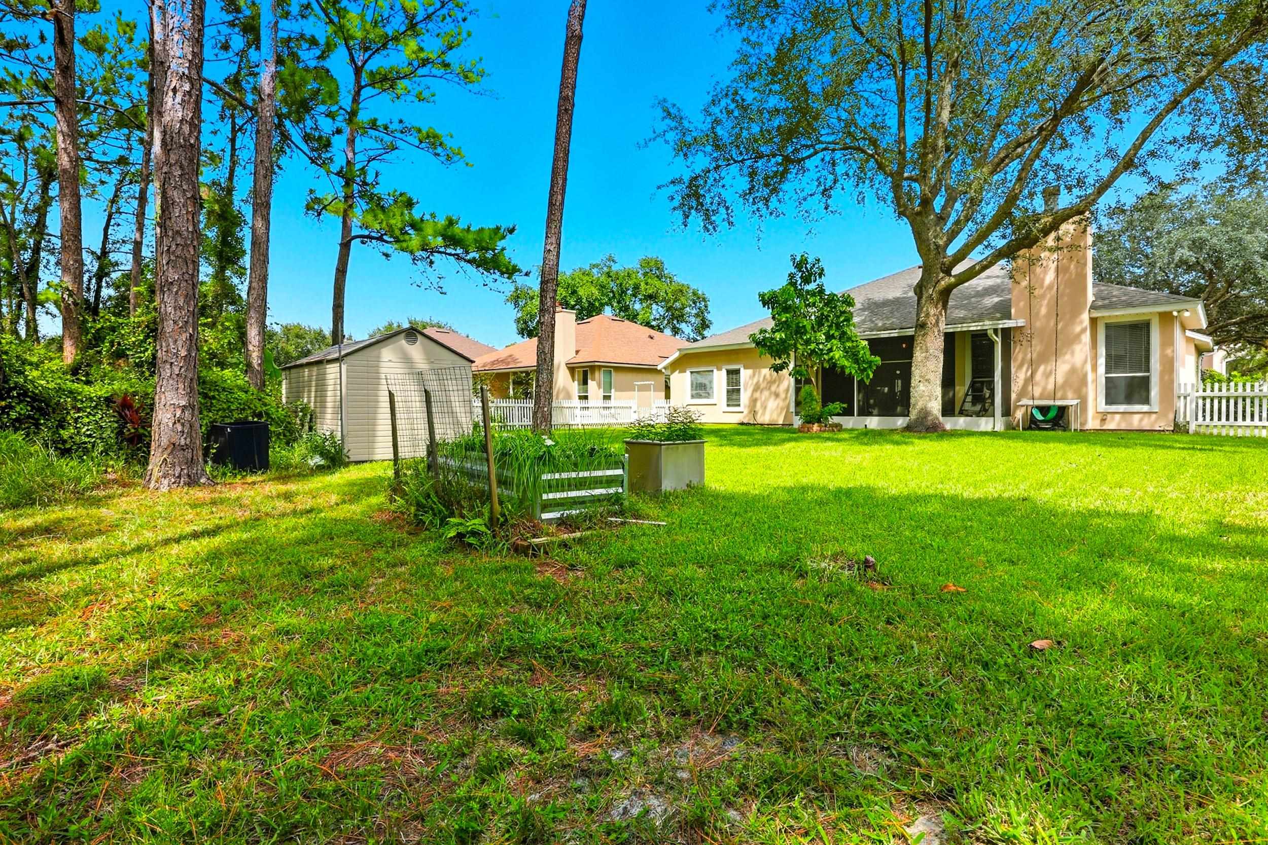 1976 Sandhill Crane Dr