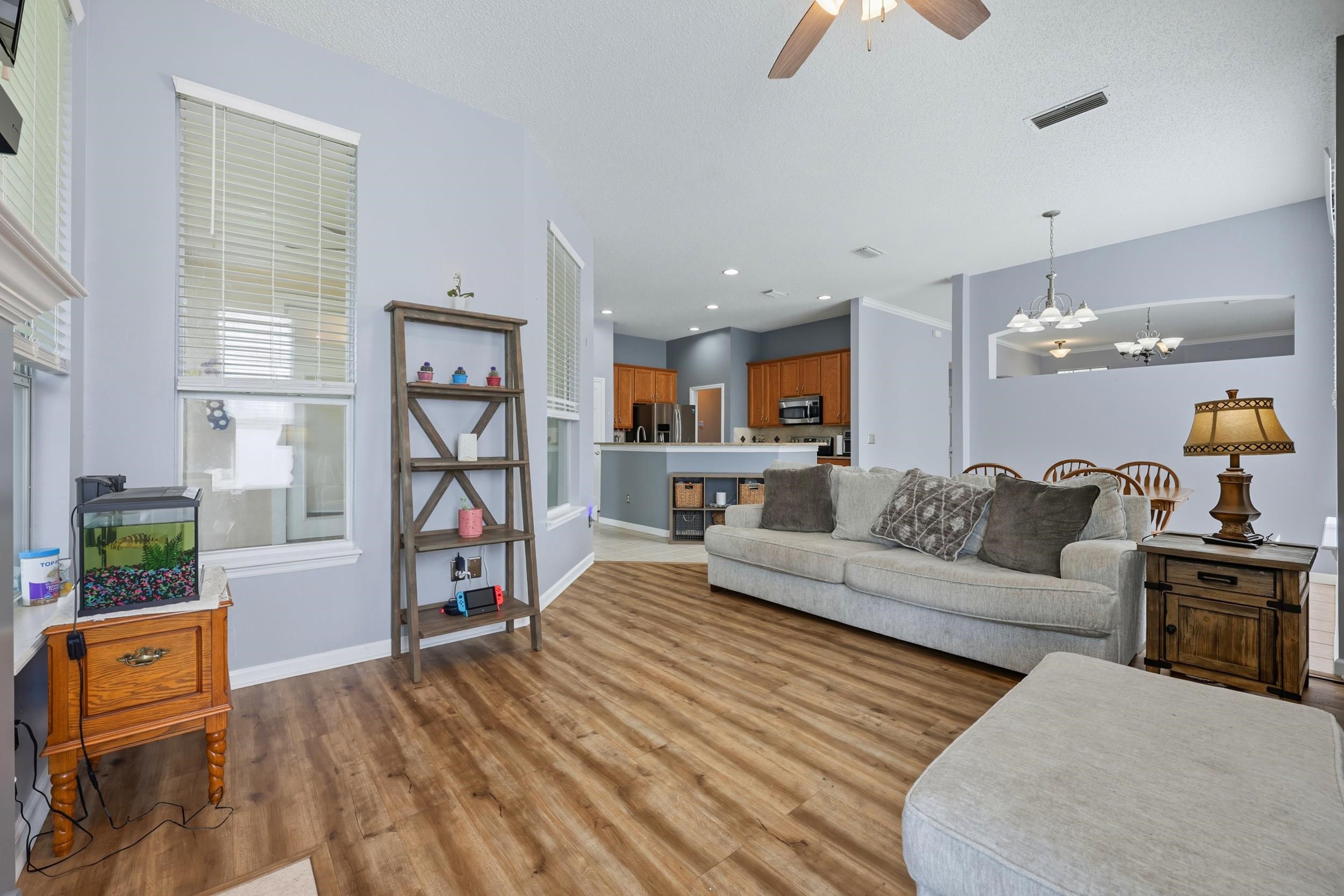 1976 Sandhill Crane Dr