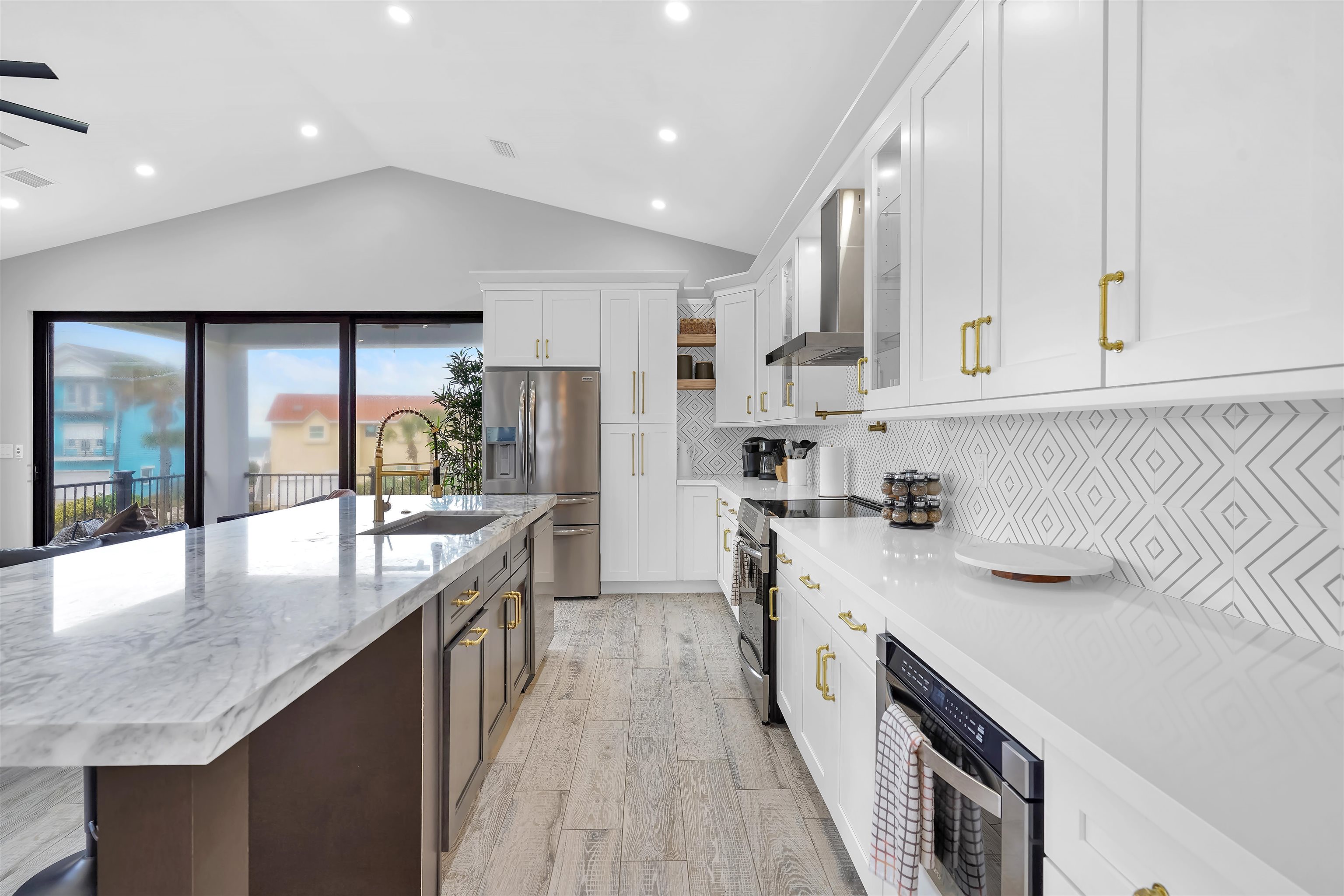 3306 N Ocean Shore Blvd