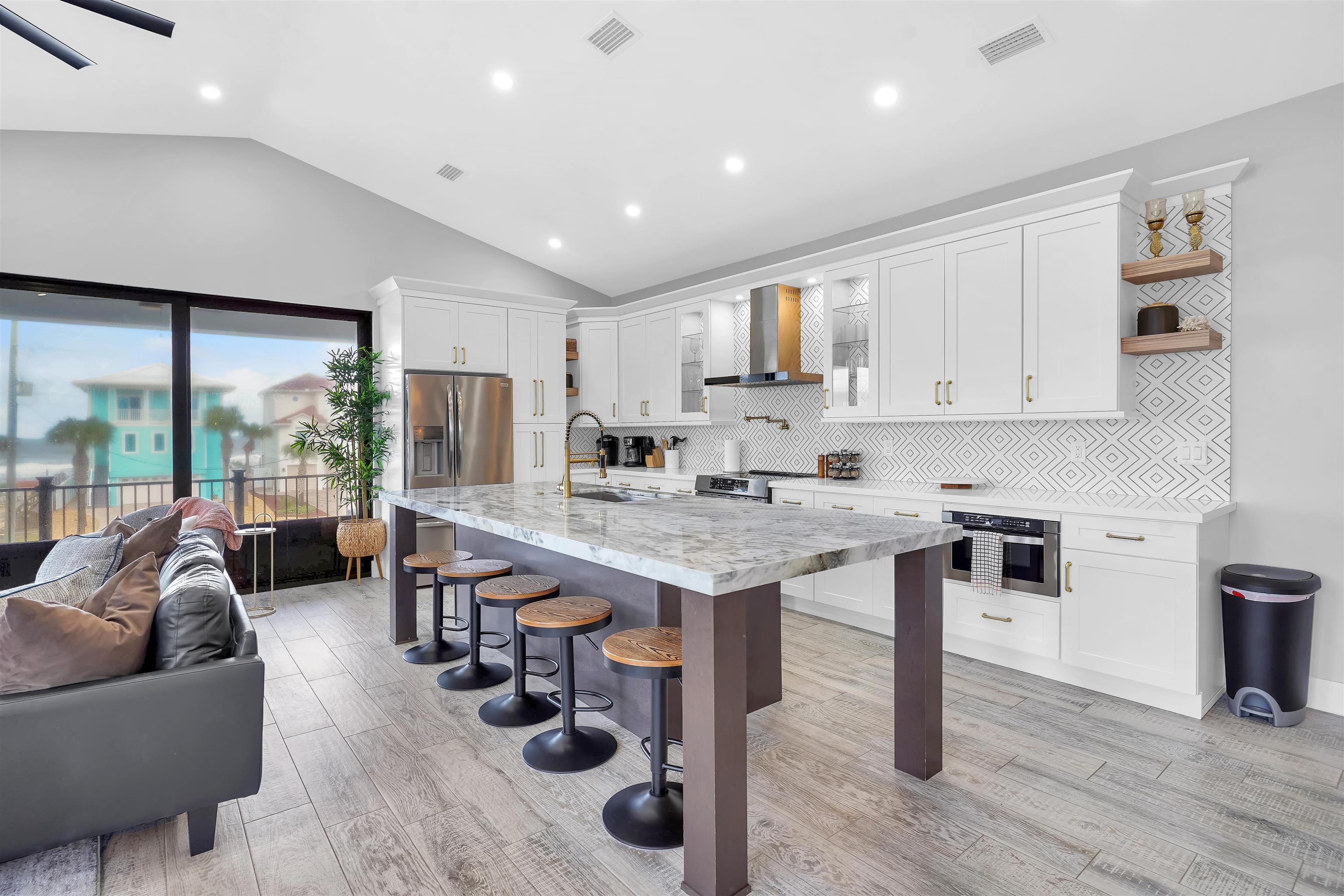 3306 N Ocean Shore Blvd