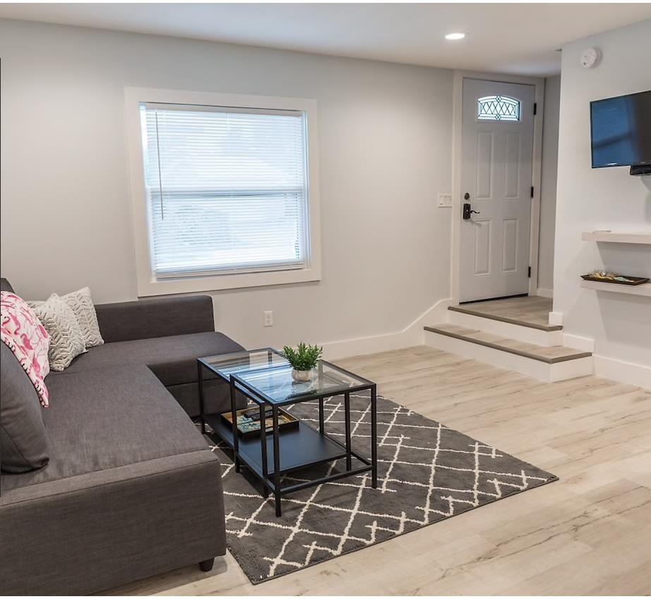 112 E St Unit: A & B