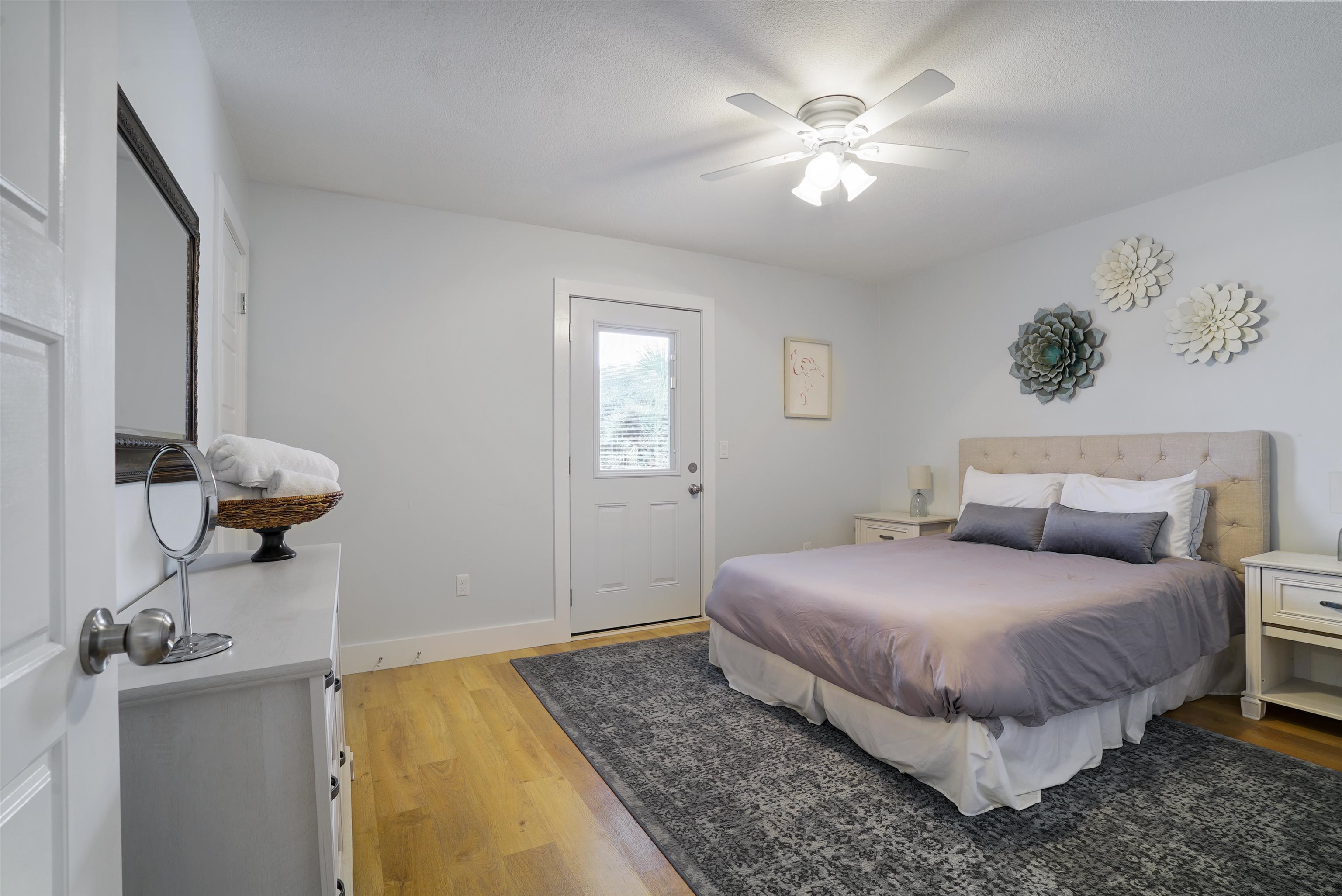 112 E St Unit: A & B