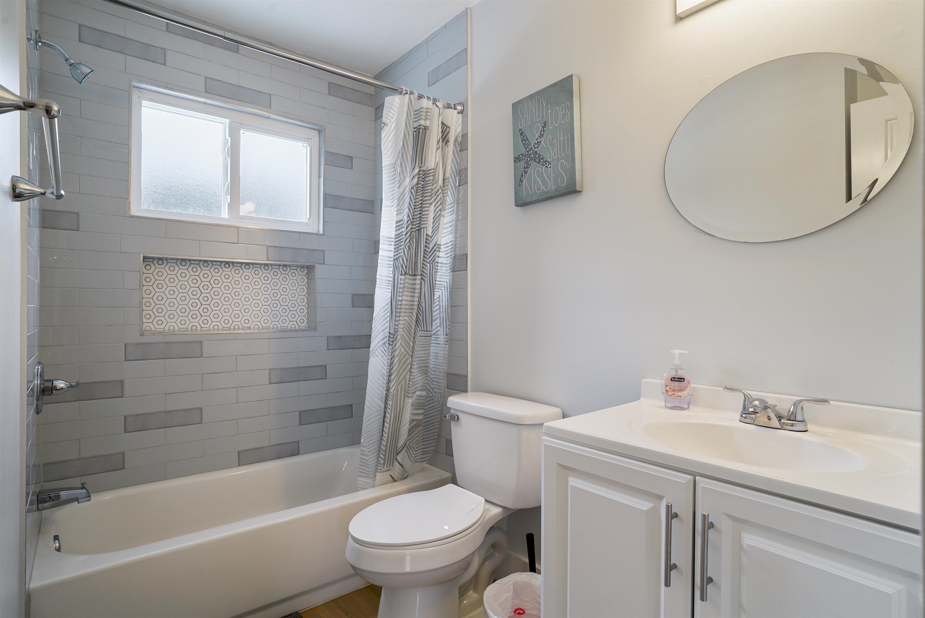 112 E St Unit: A & B