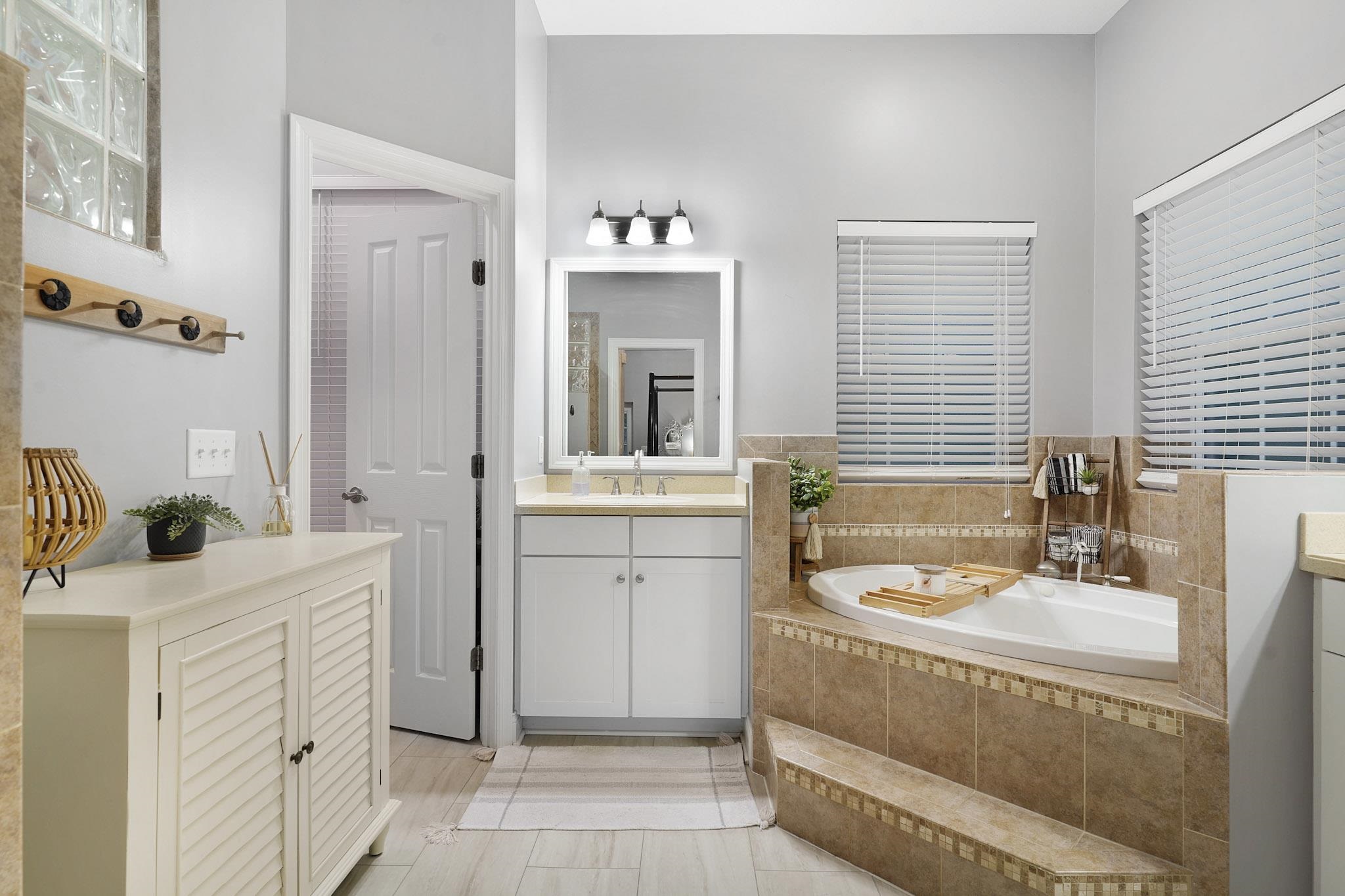 340 Old Plantation Dr