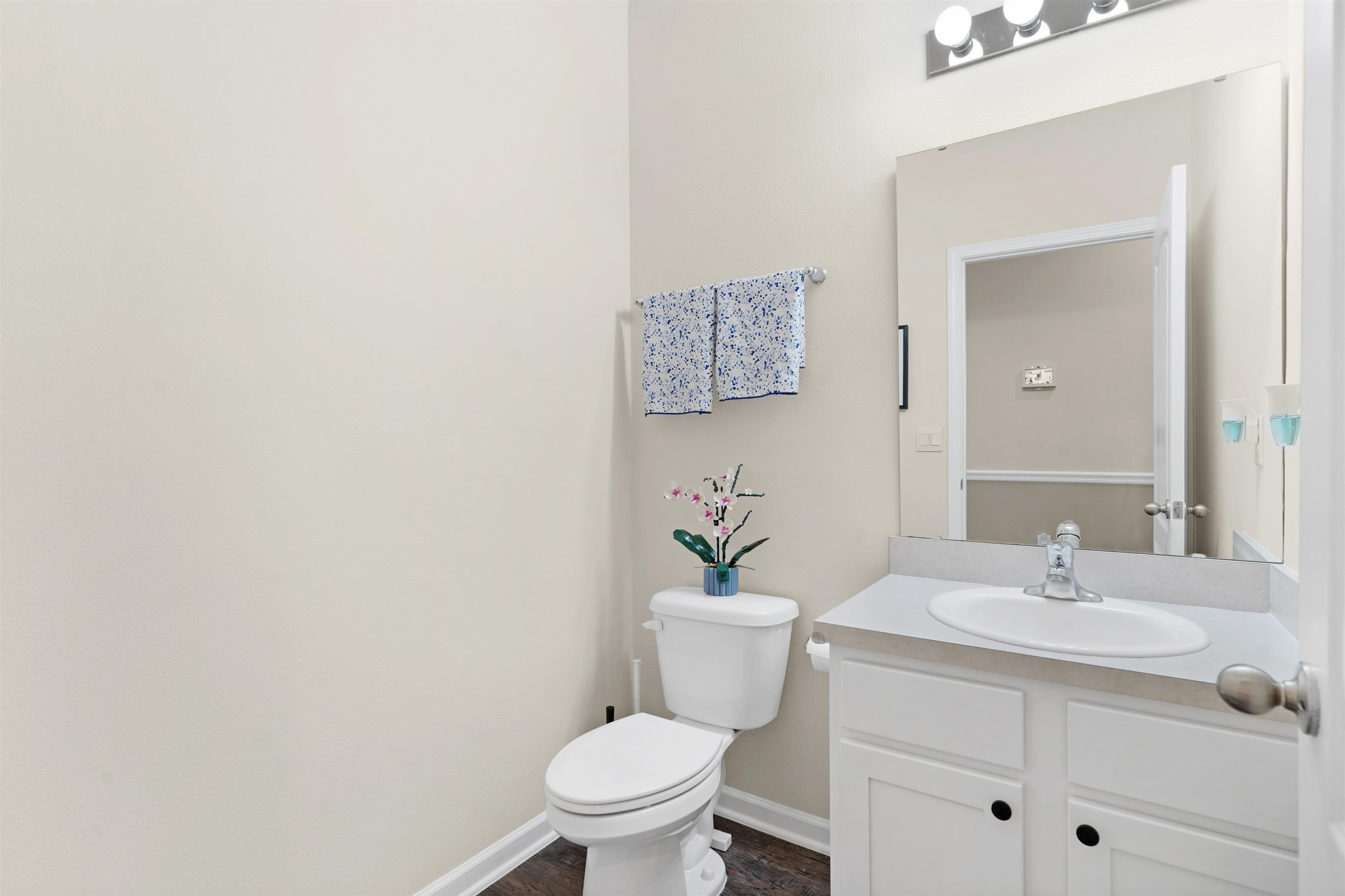 2348 Falling Star Ln