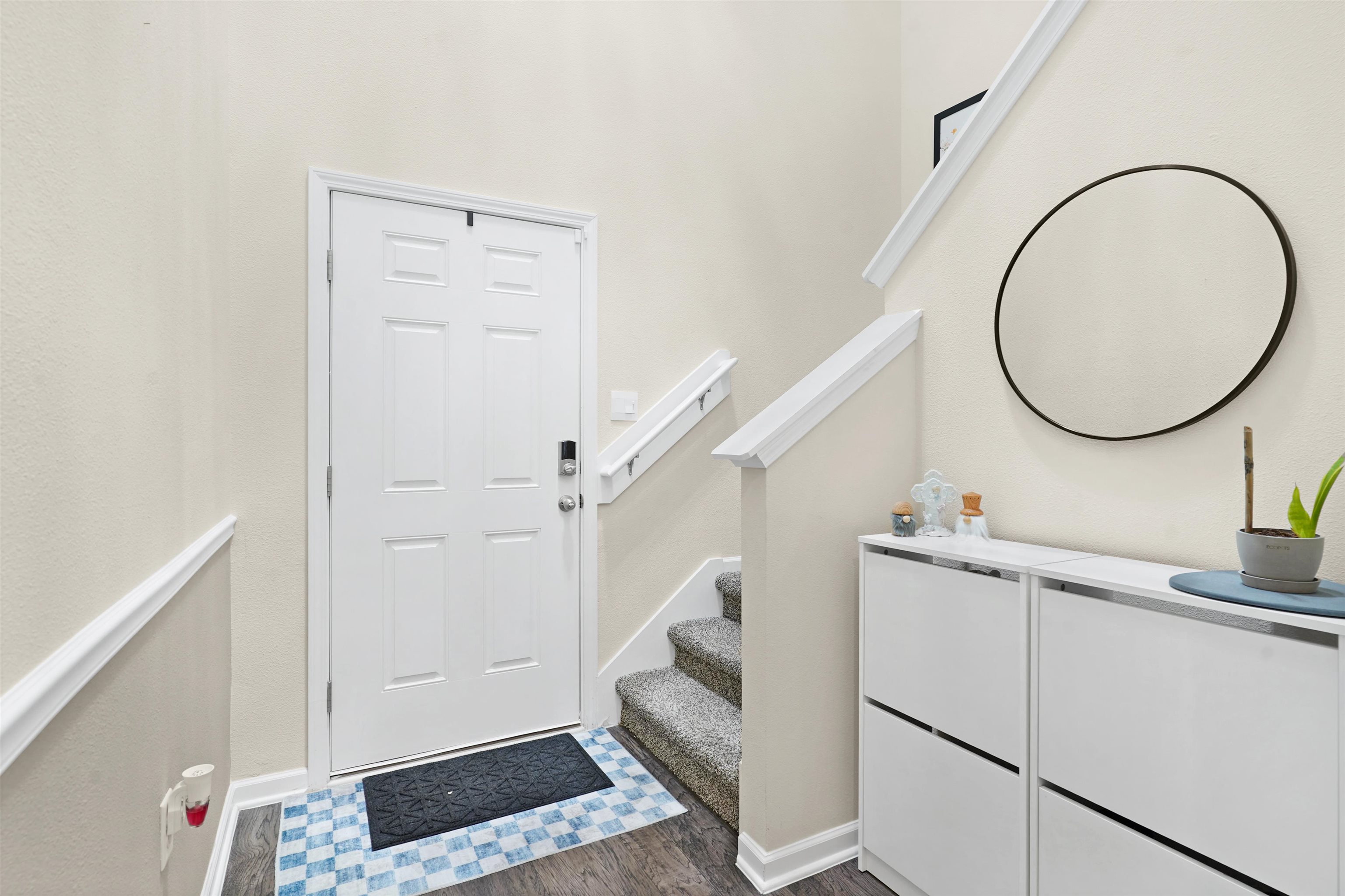 2348 Falling Star Ln