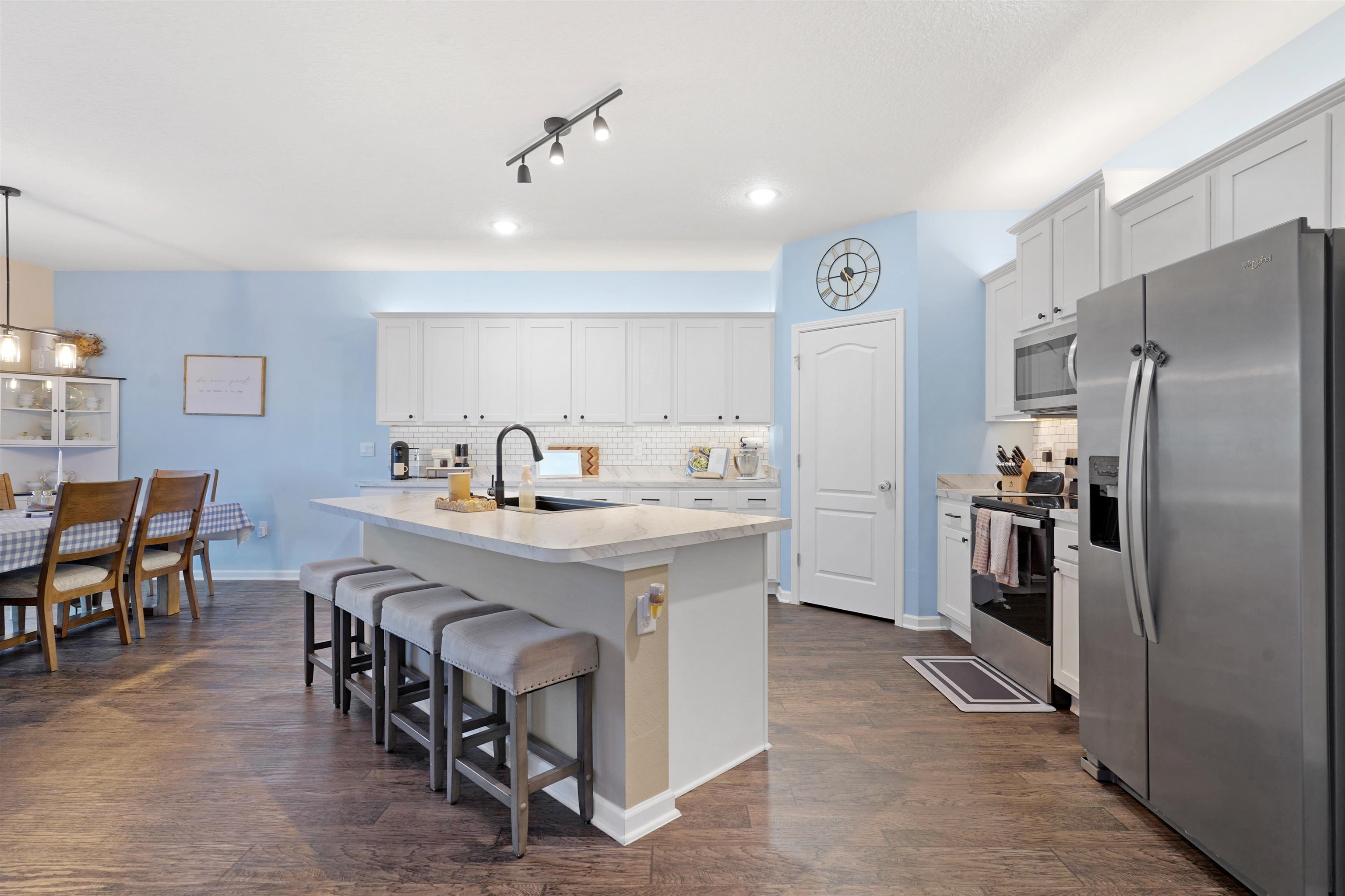 2348 Falling Star Ln