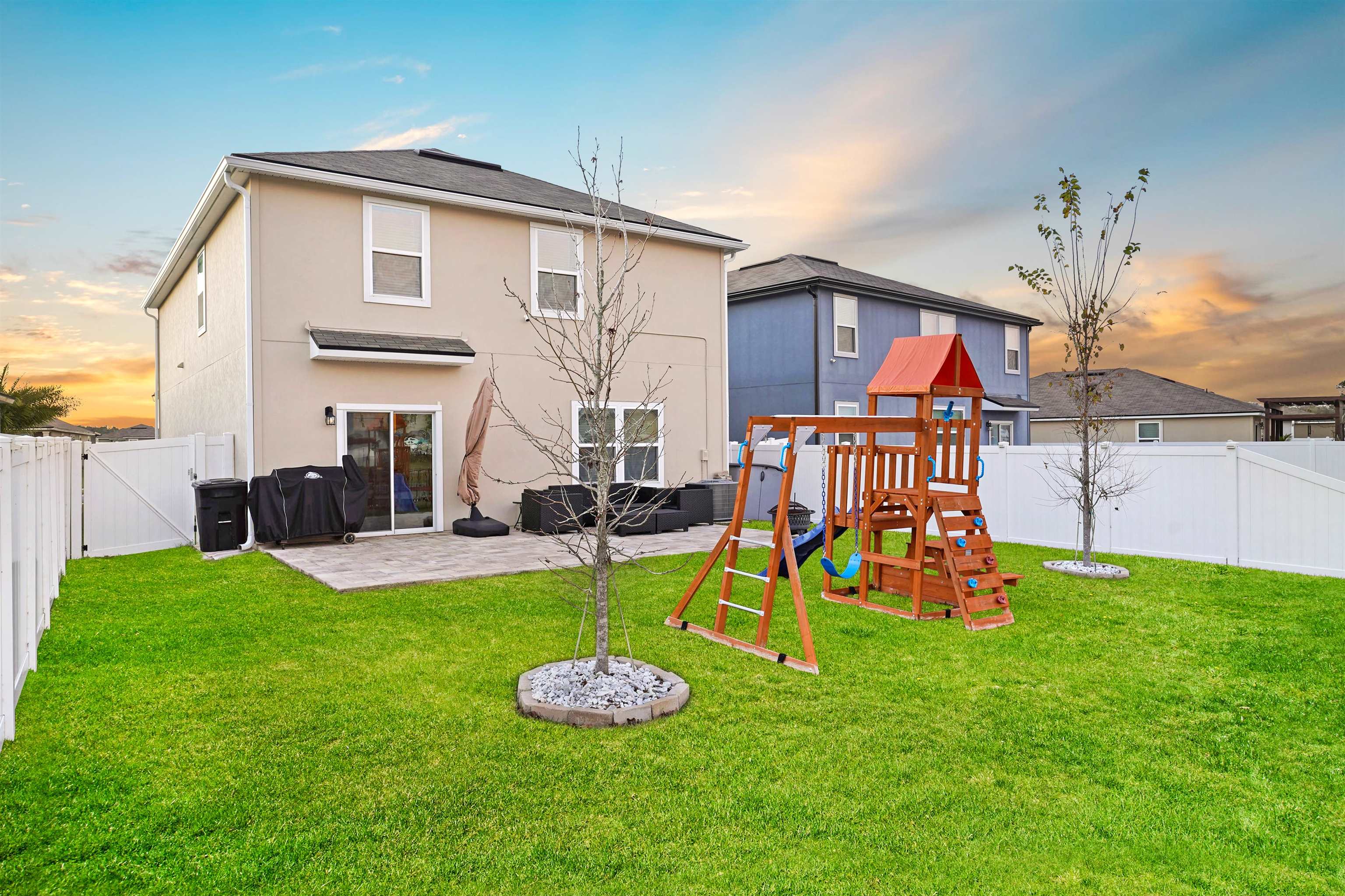 2348 Falling Star Ln