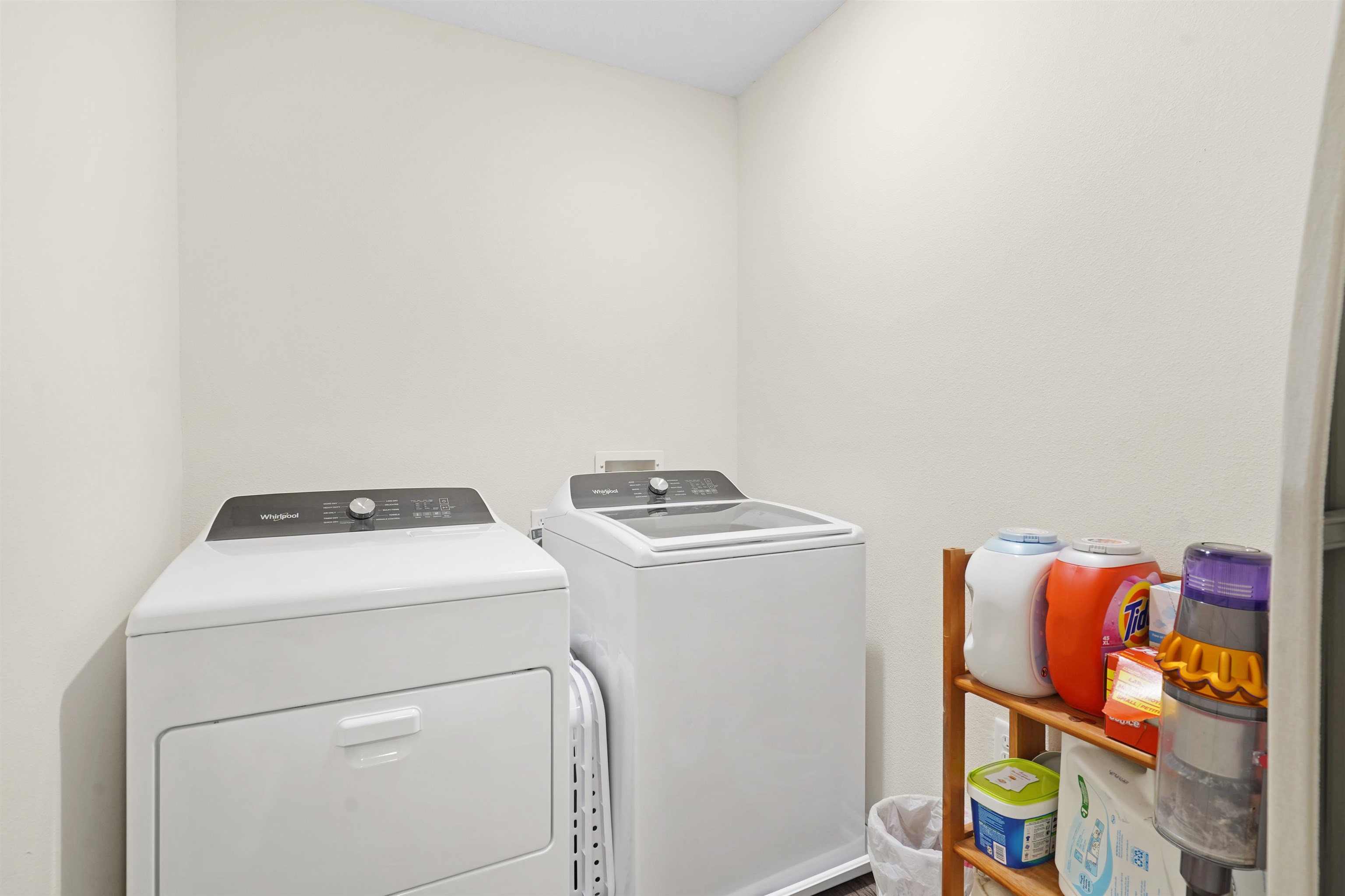 2348 Falling Star Ln