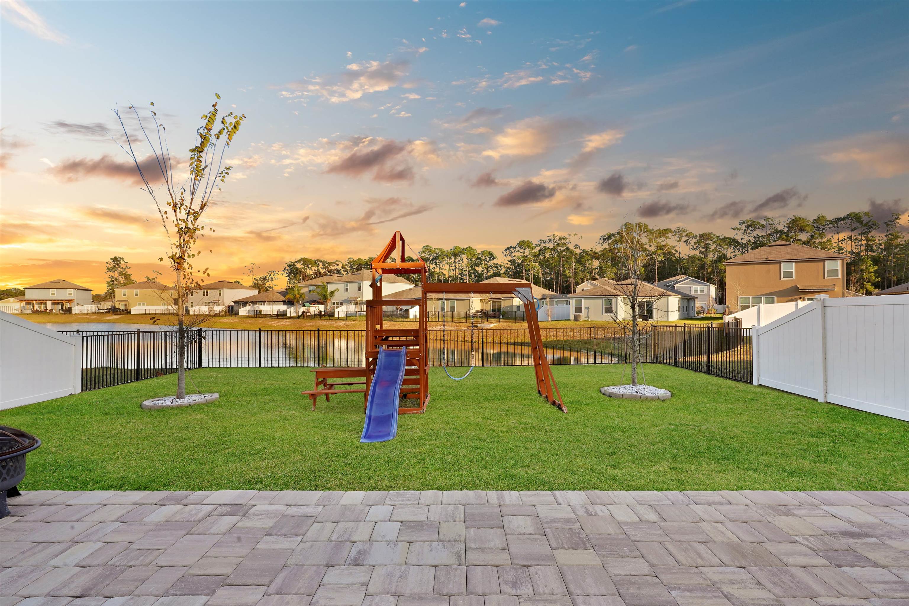 2348 Falling Star Ln