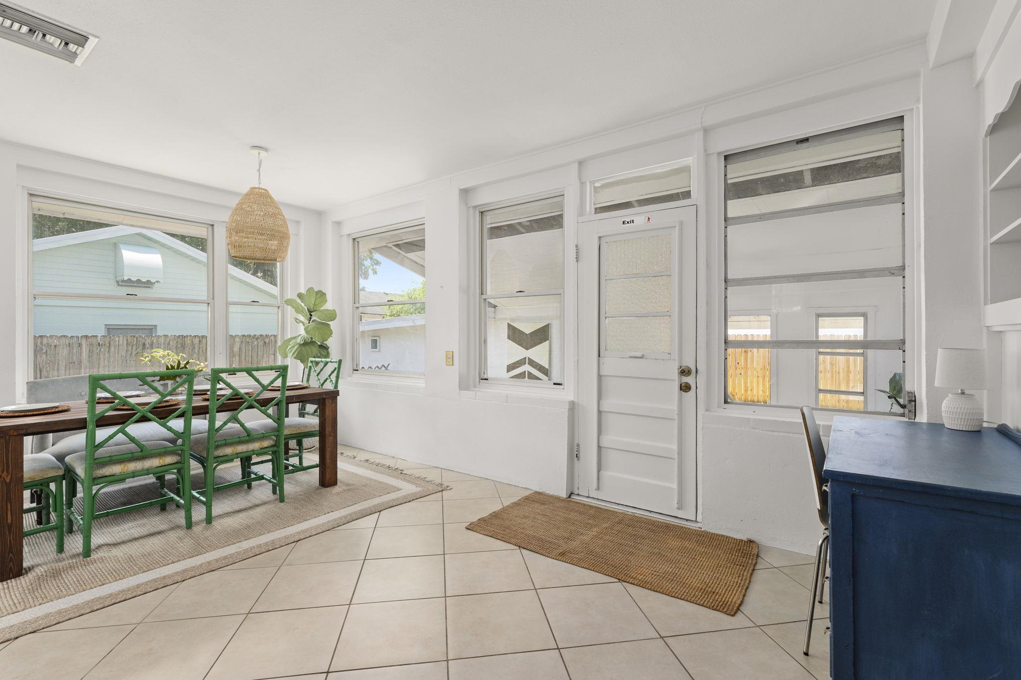 8 Poinciana Ave