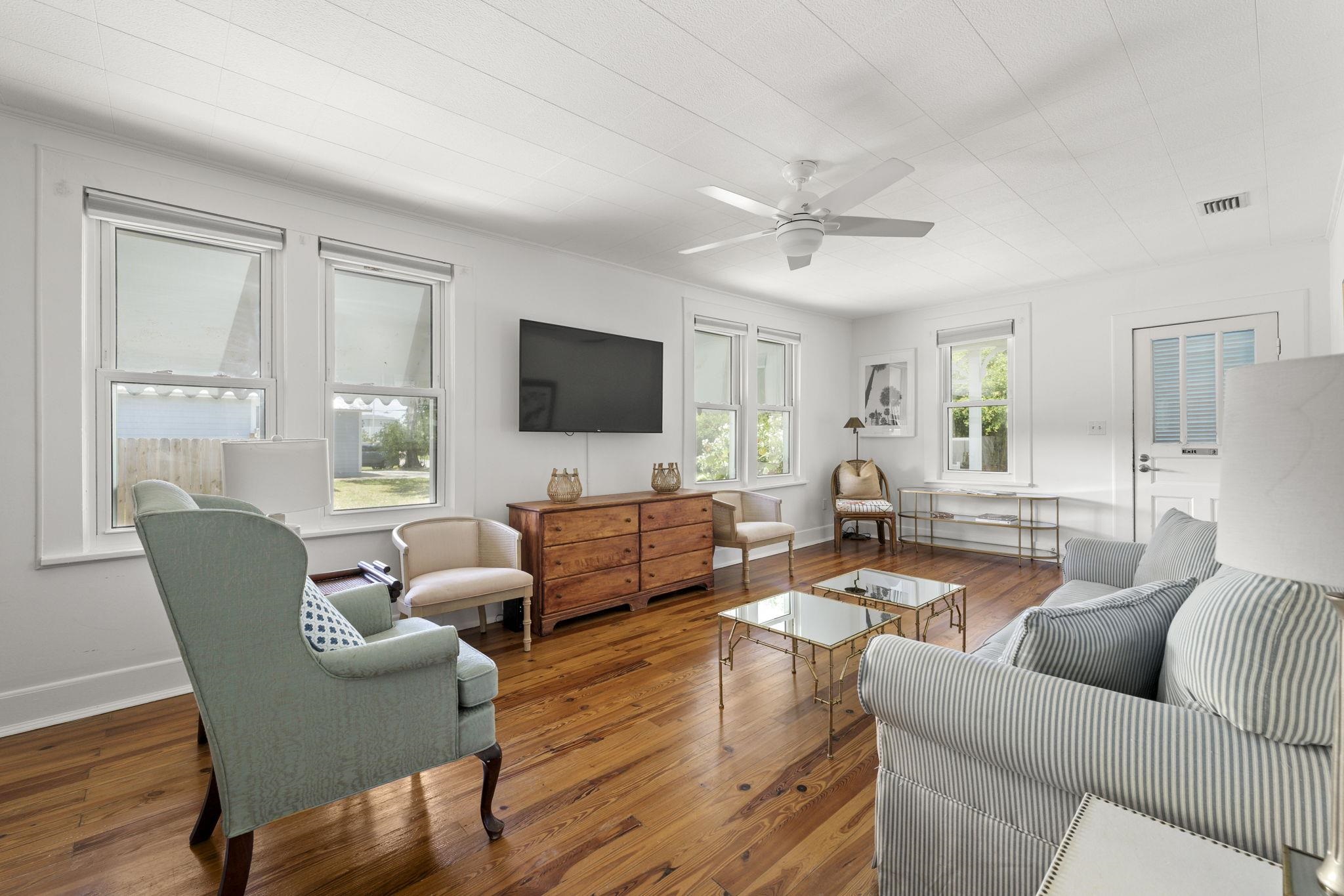 8 Poinciana Ave