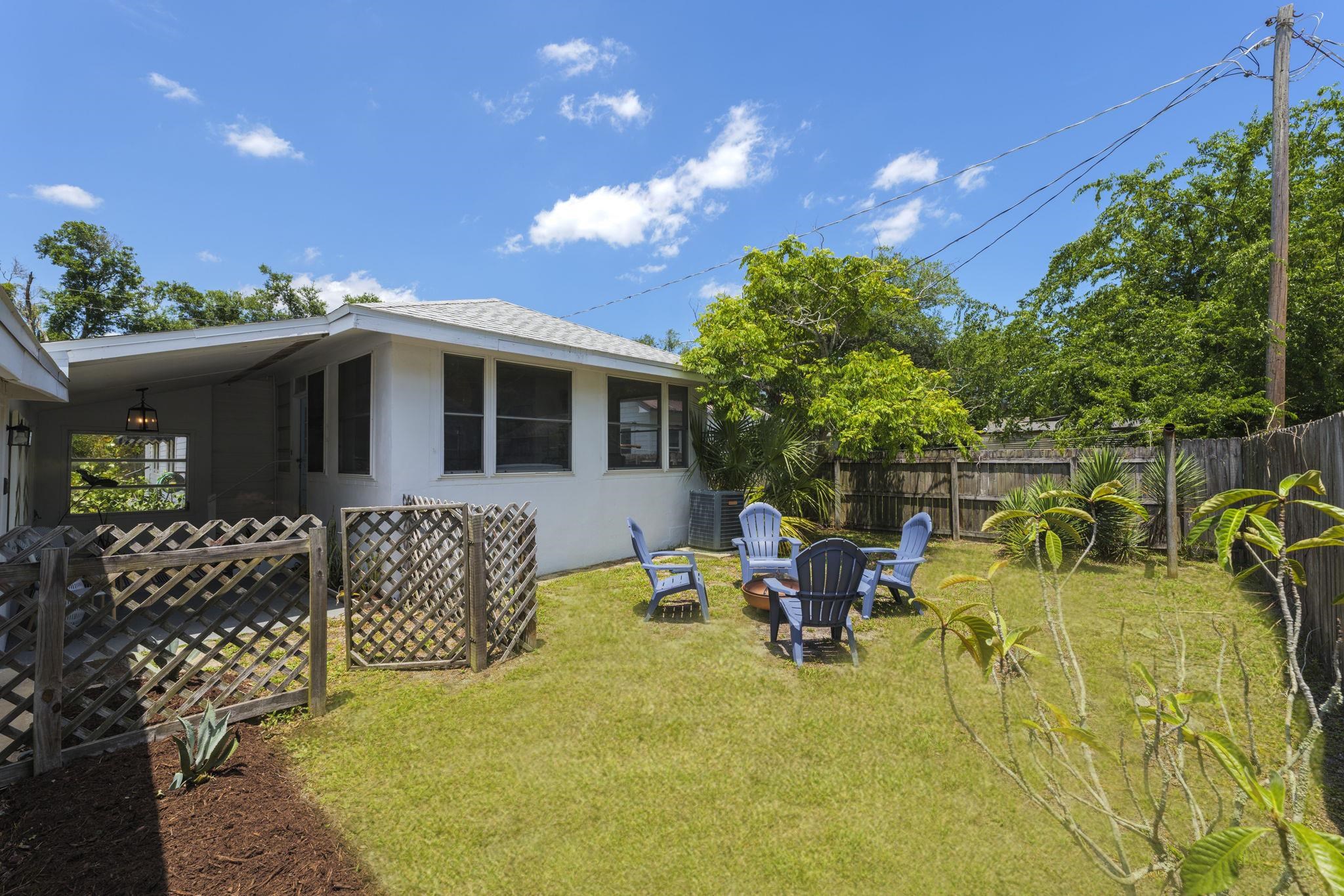8 Poinciana Ave