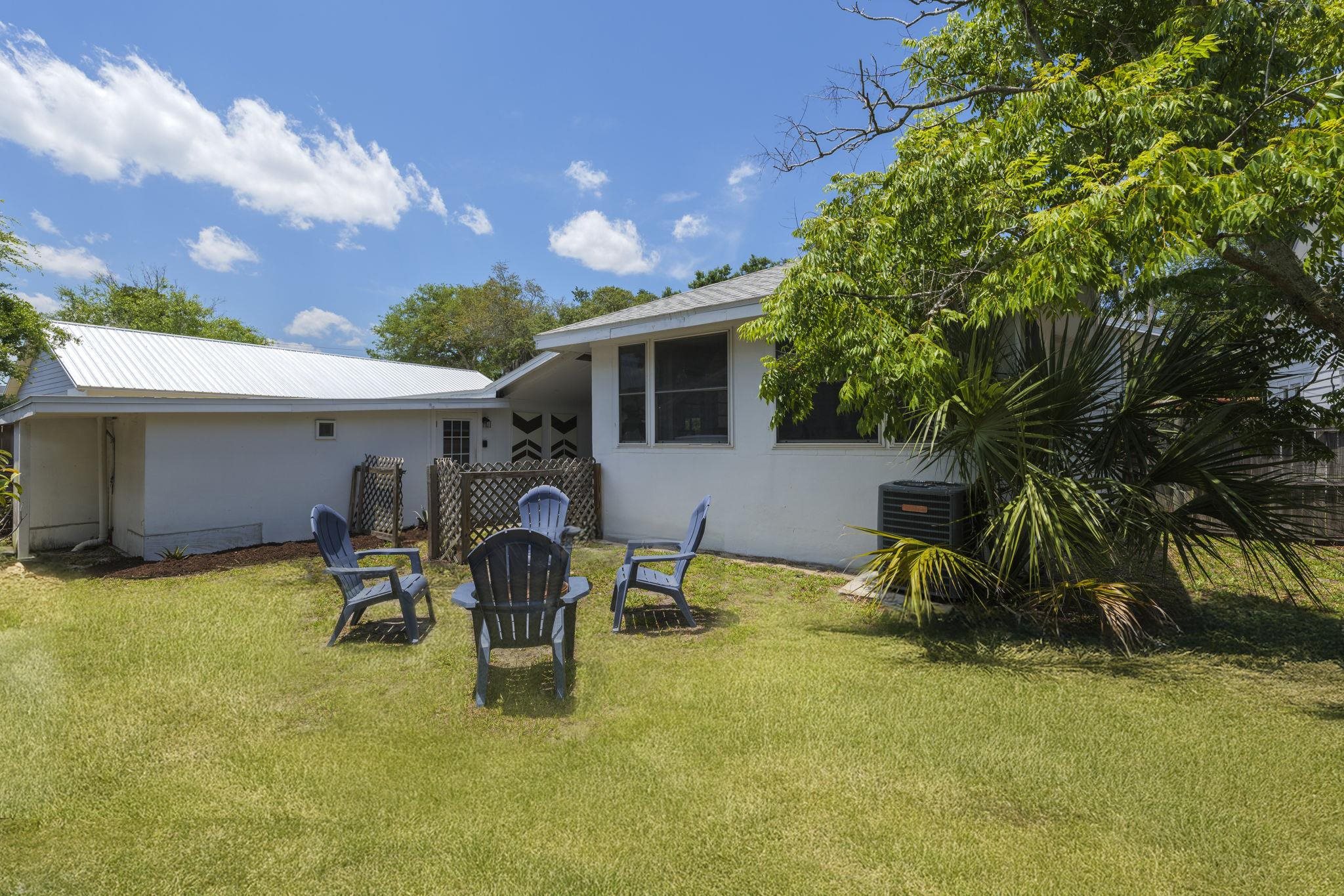 8 Poinciana Ave