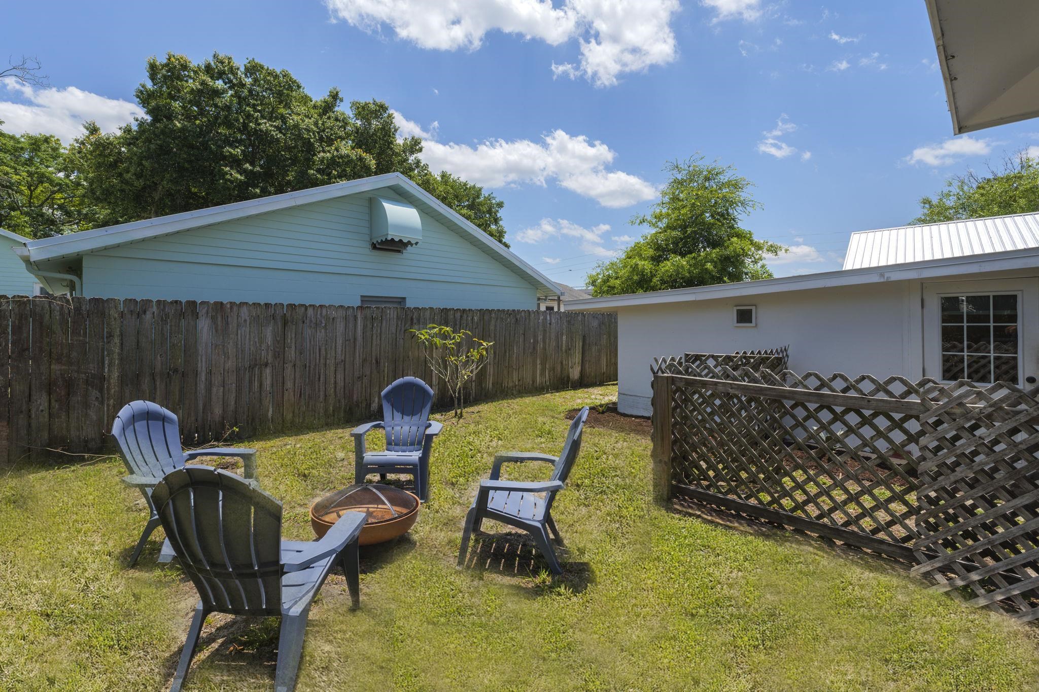 8 Poinciana Ave