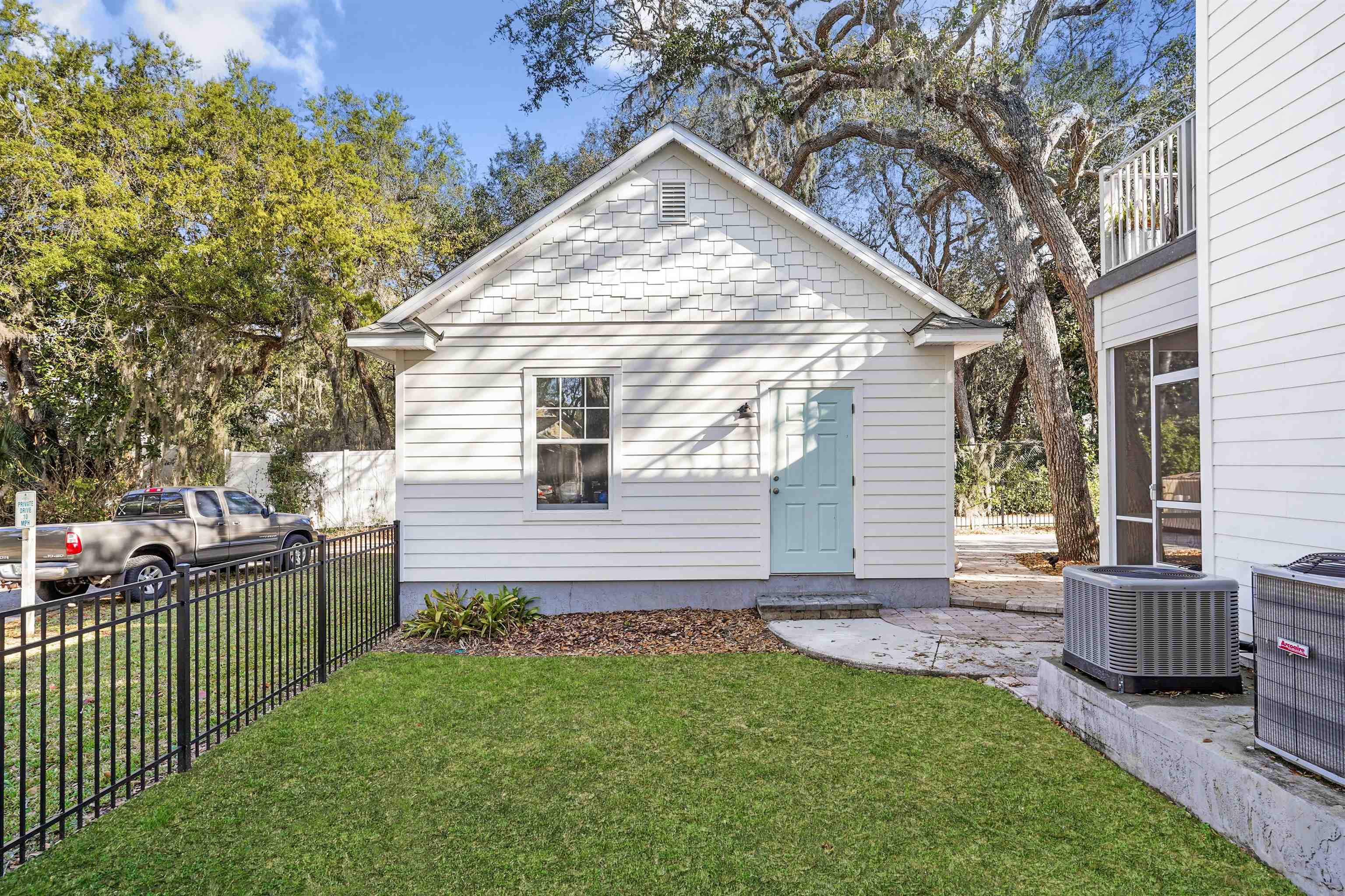 996 Saltwater Cir