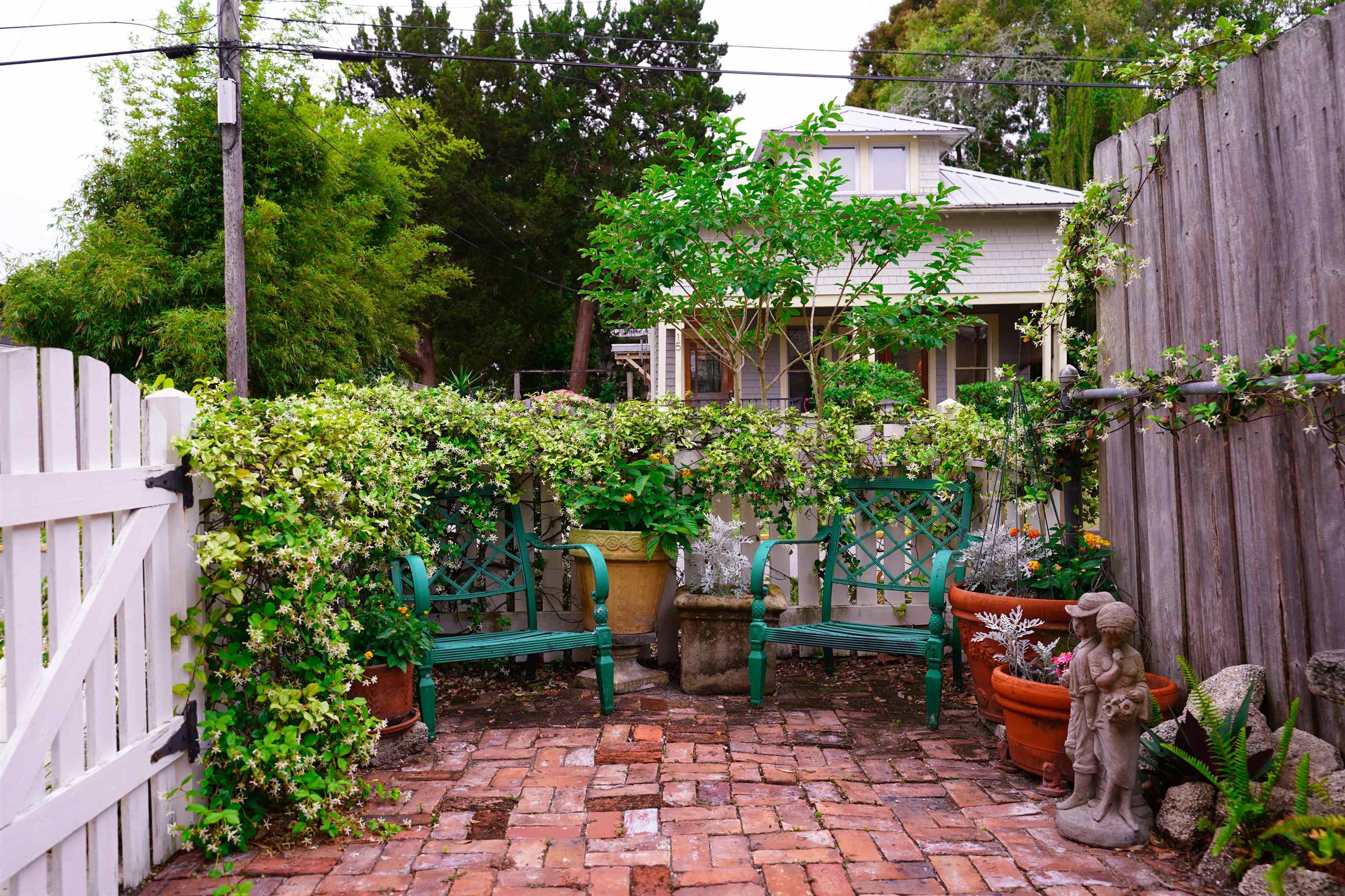 16 Locust St
