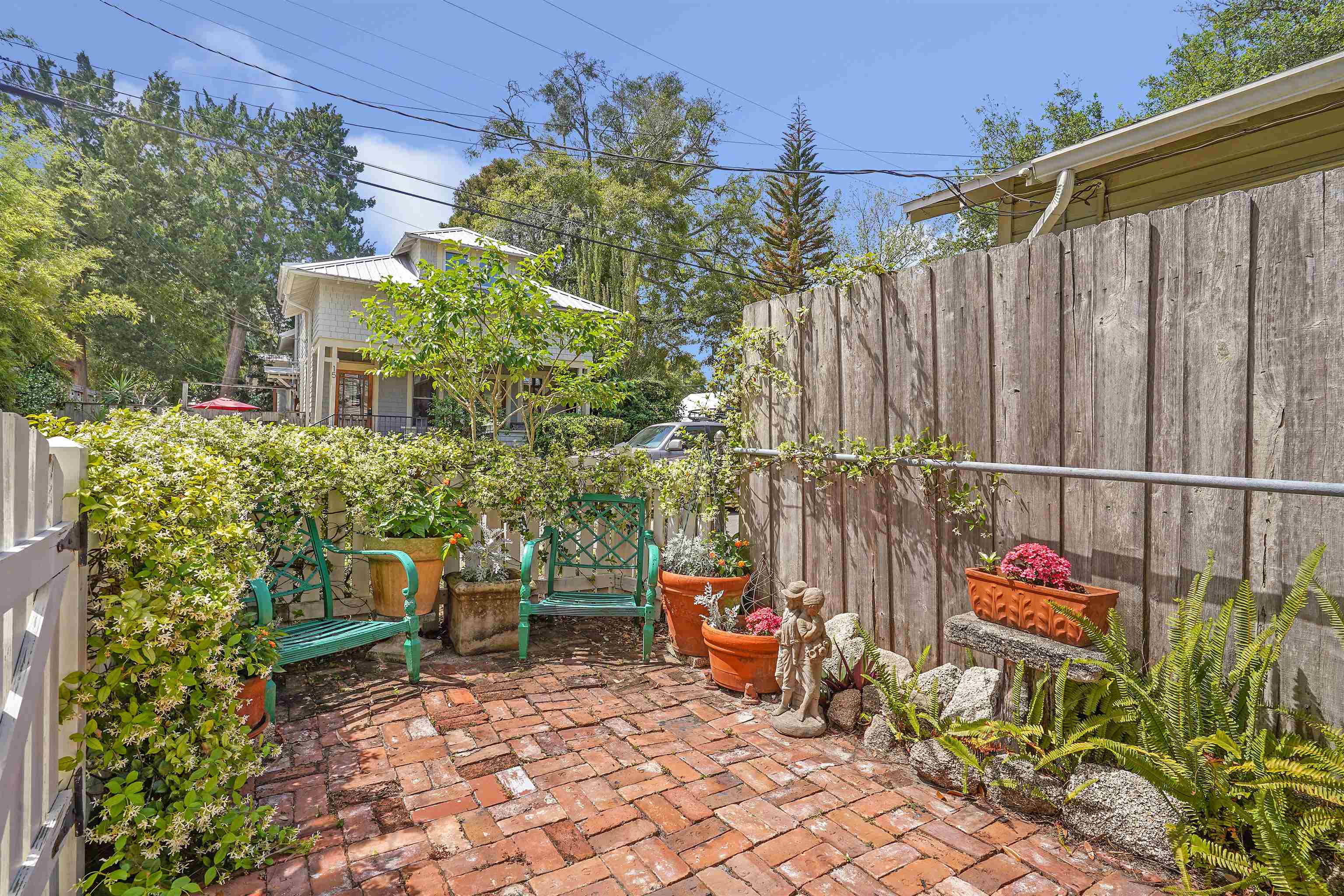 16 Locust St