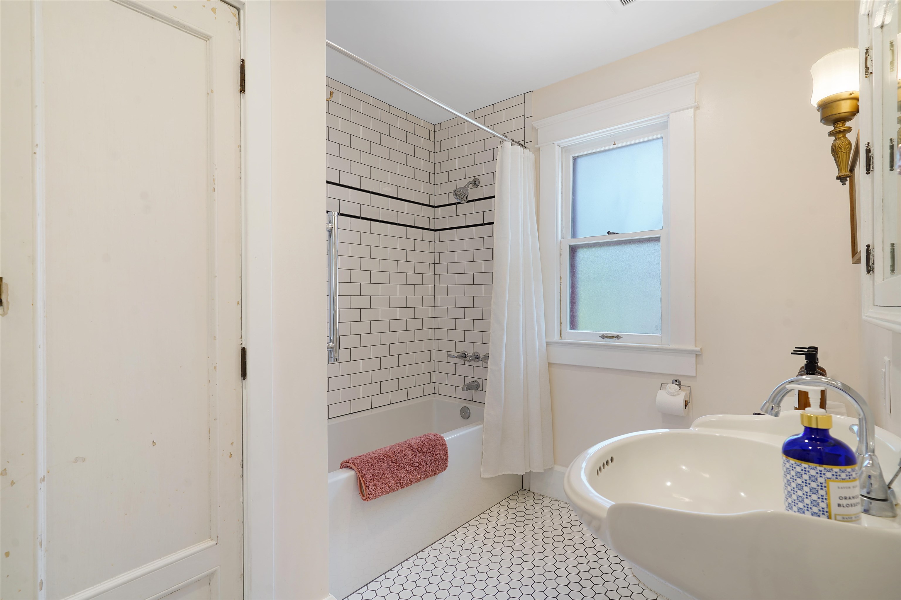 16 Locust St