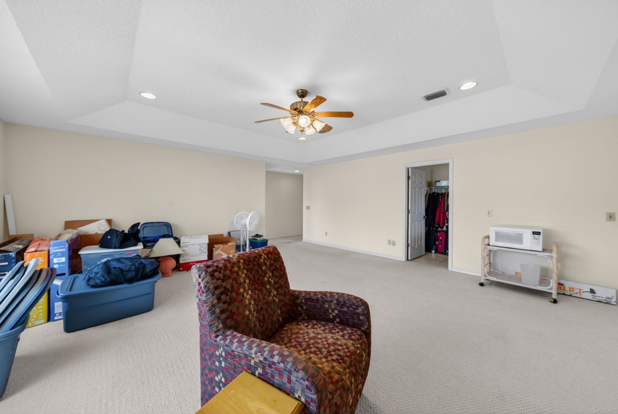 9138 June Ln