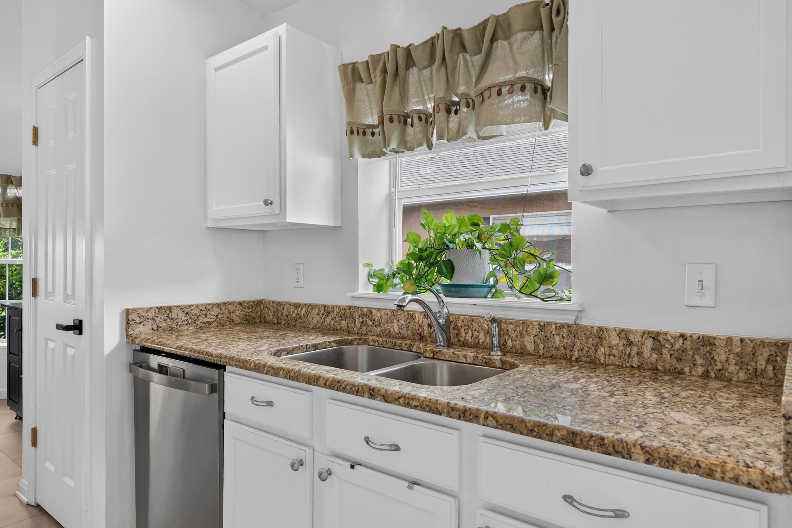 1008 Oak Arbor Cir