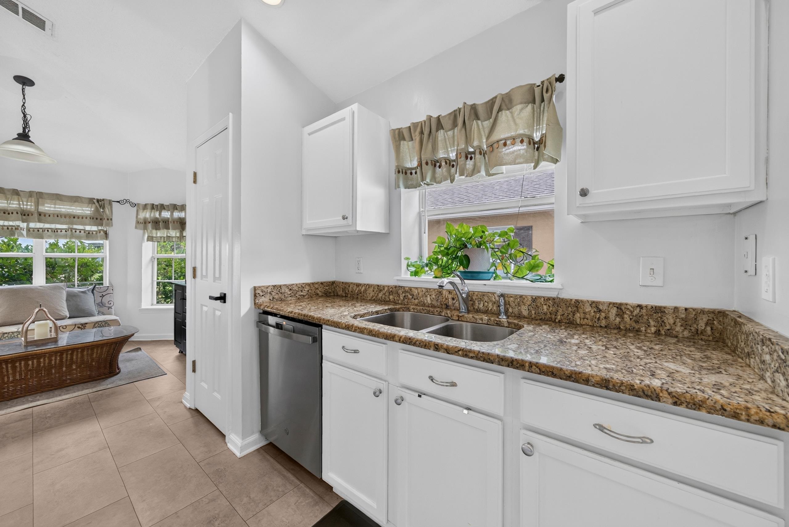 1008 Oak Arbor Cir