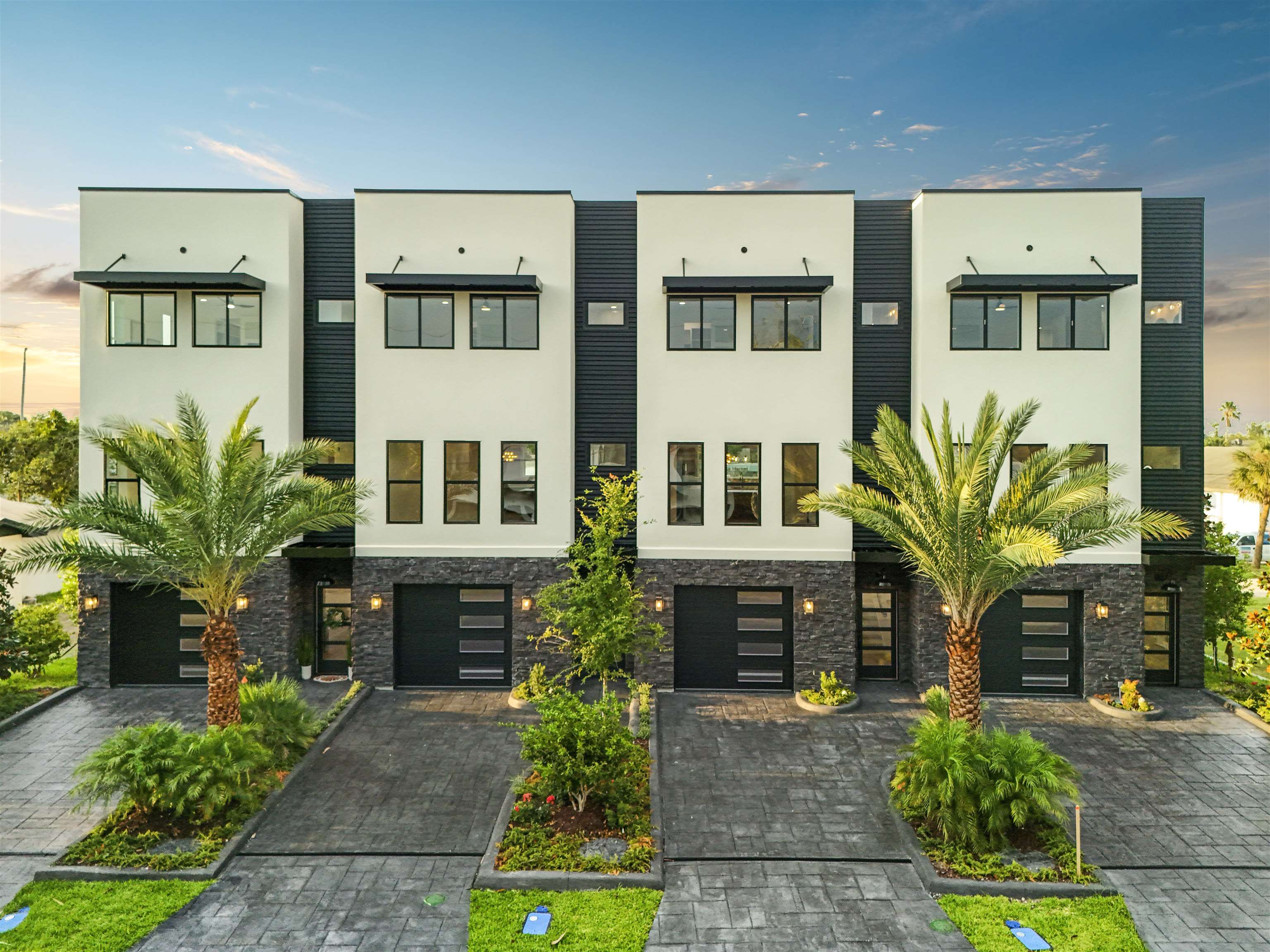 304 Arricola Ave