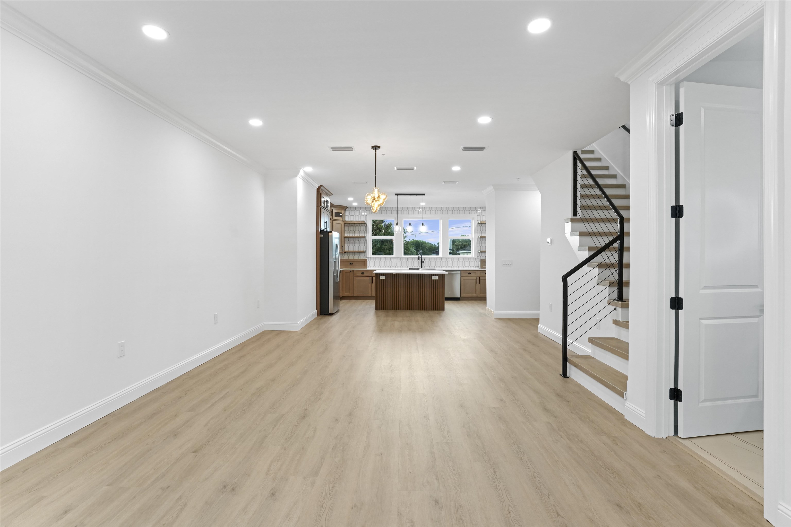 304 Arricola Ave