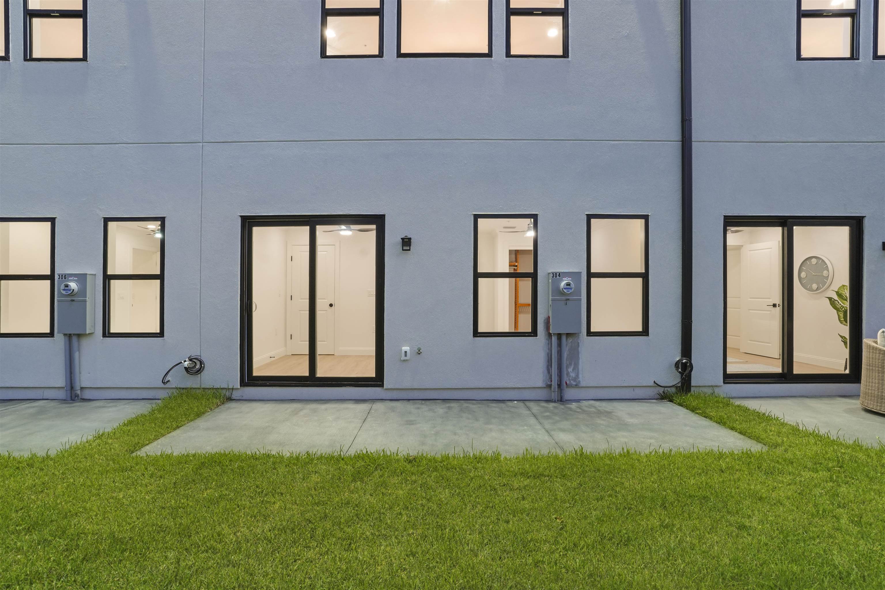 304 Arricola Ave