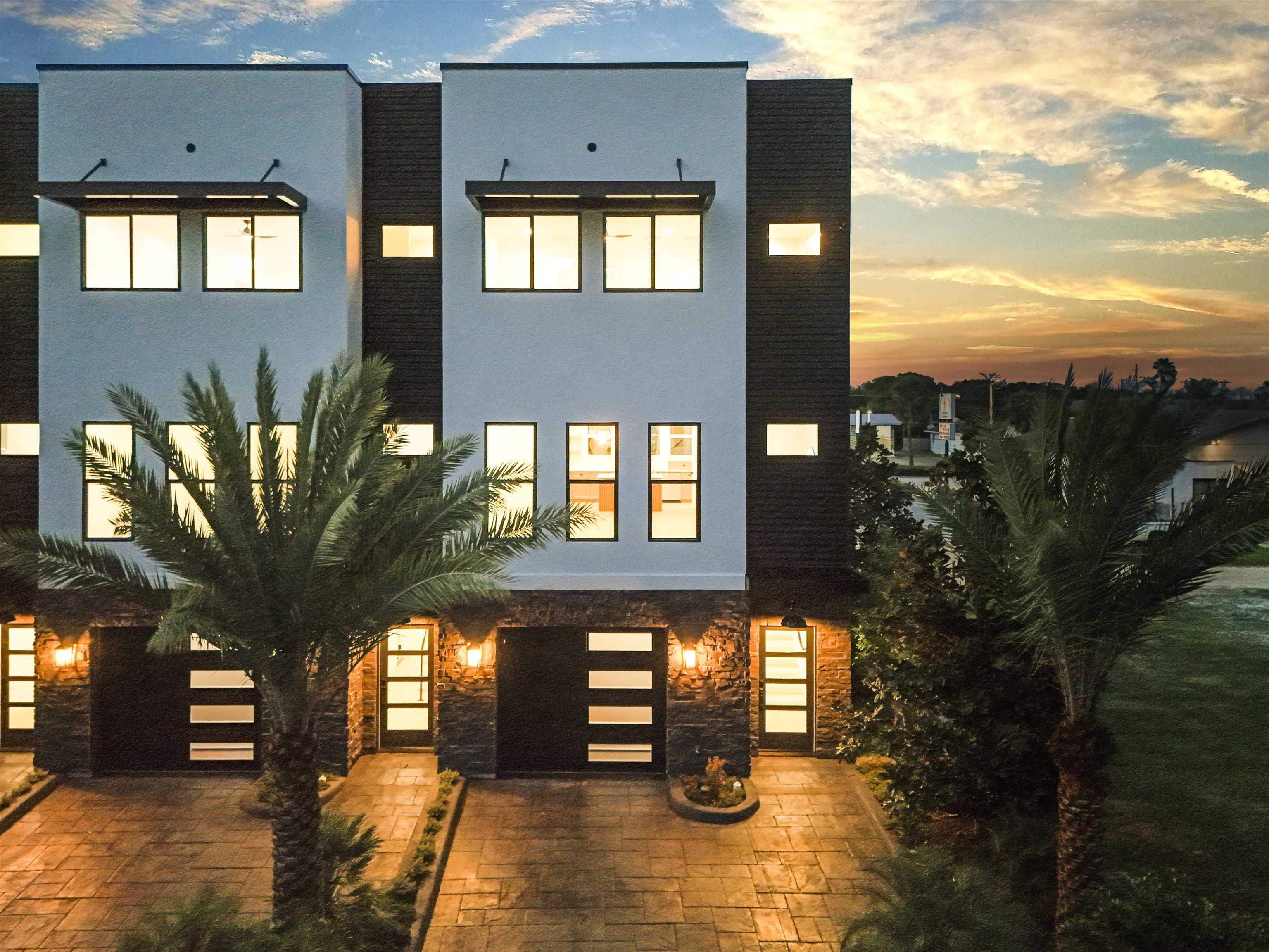 308 Arricola Ave