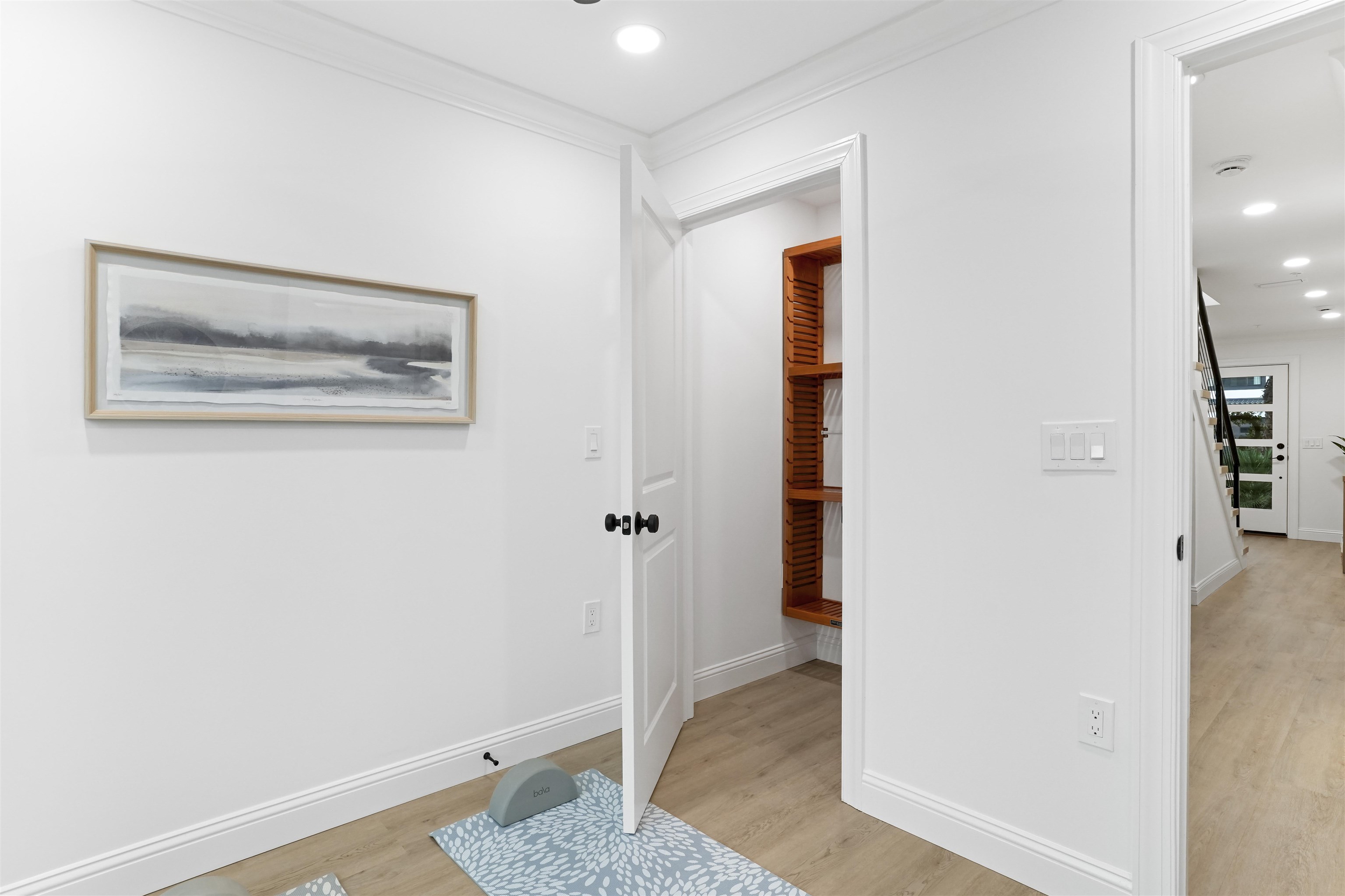 302 Arricola Ave