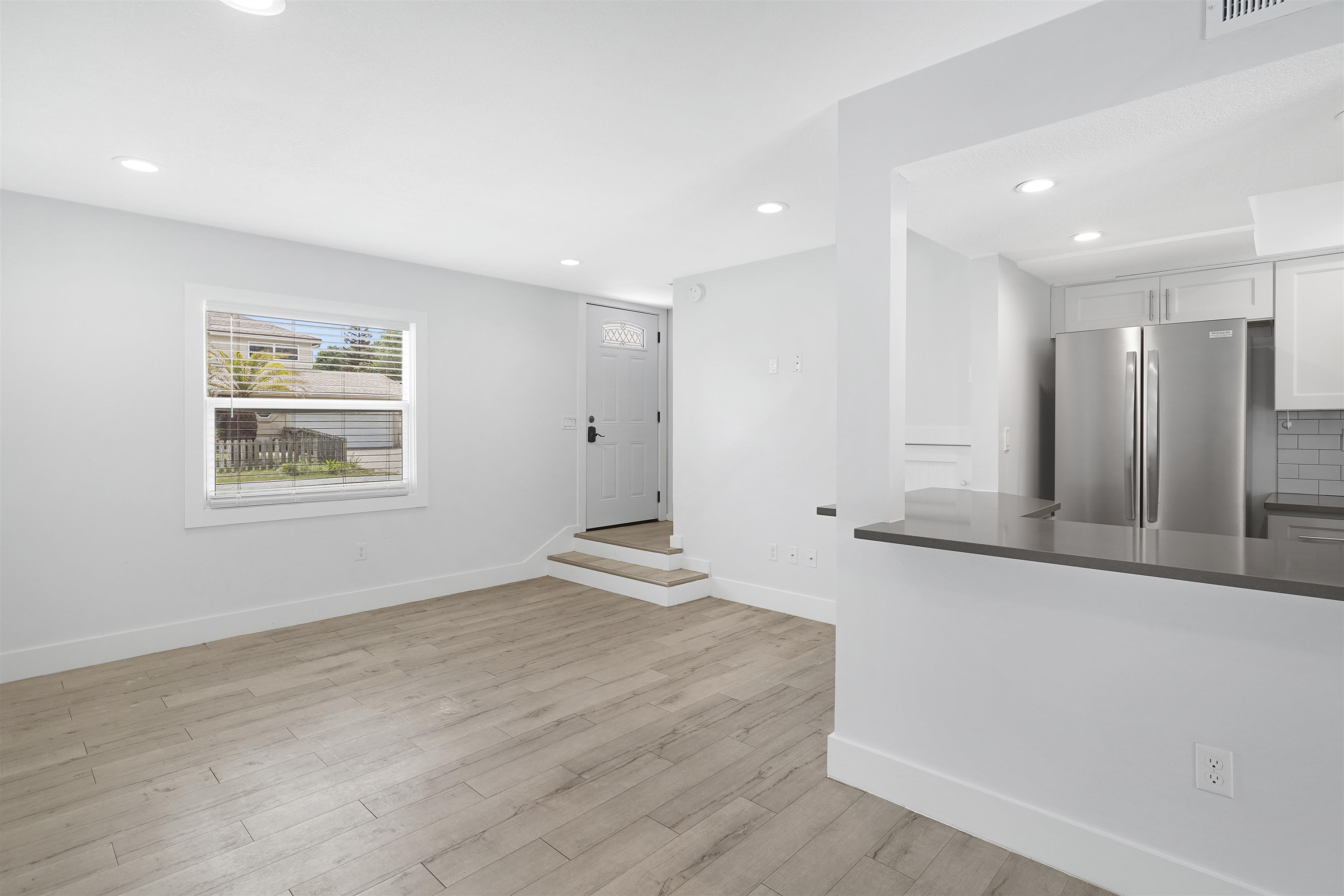 112 E St