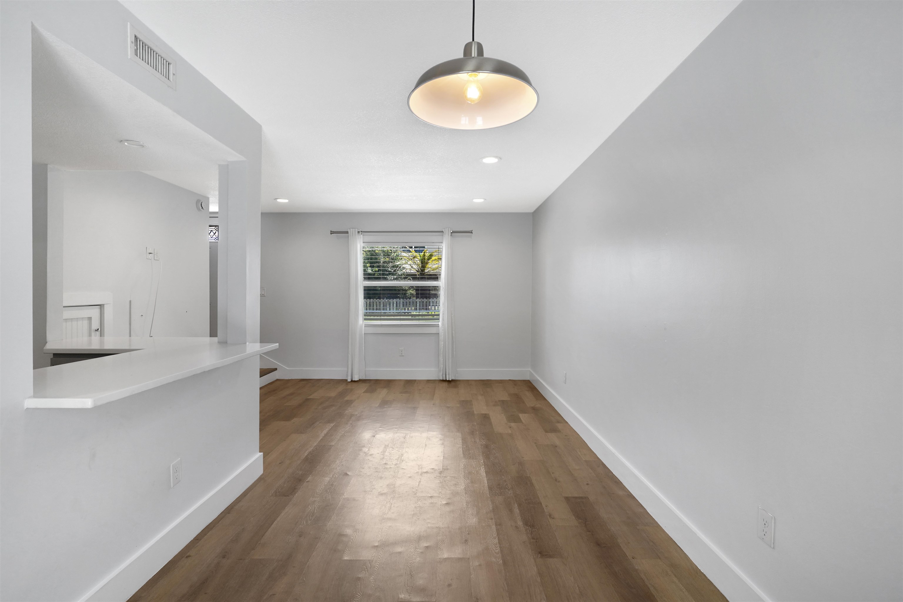 112 E St