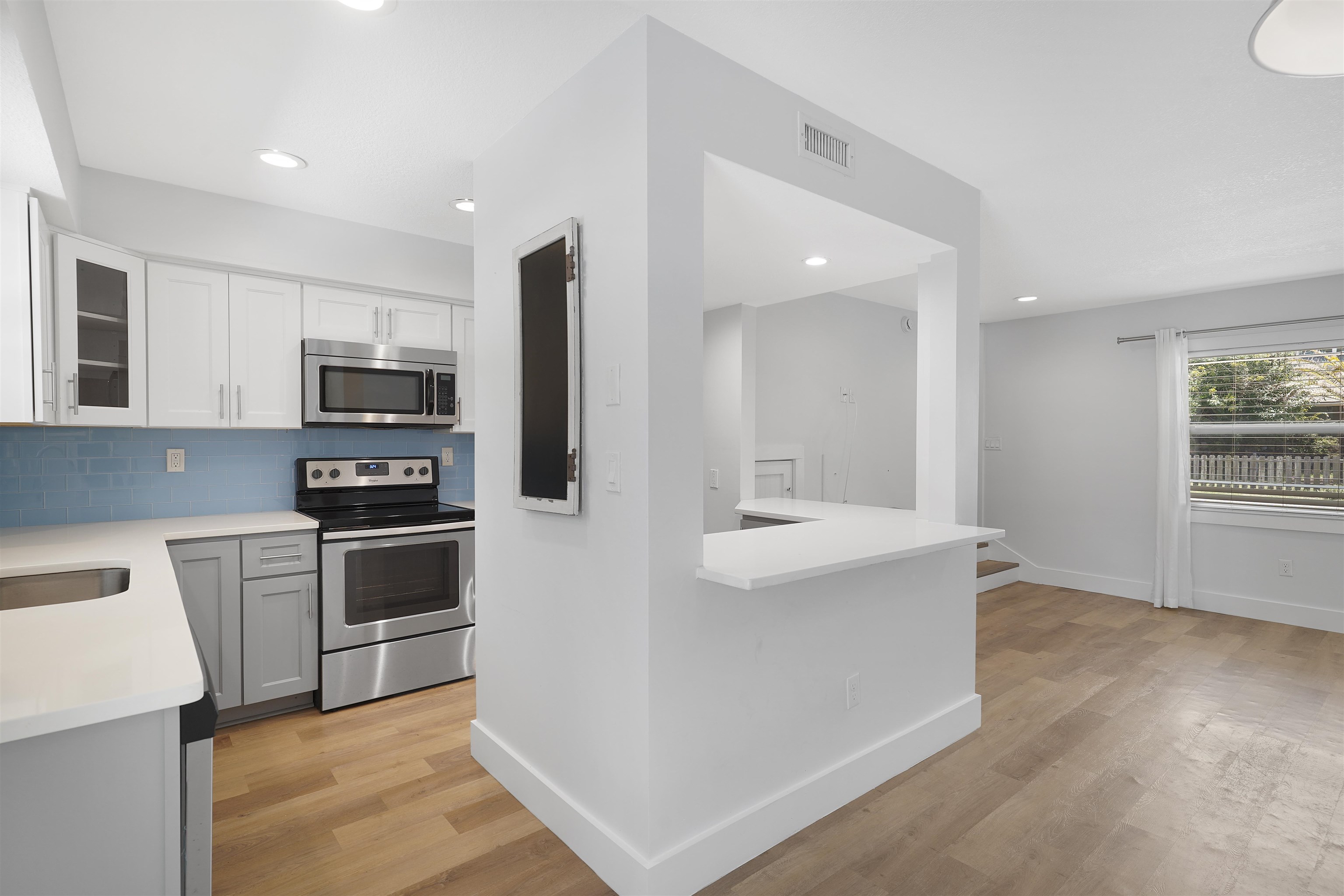 112 E St