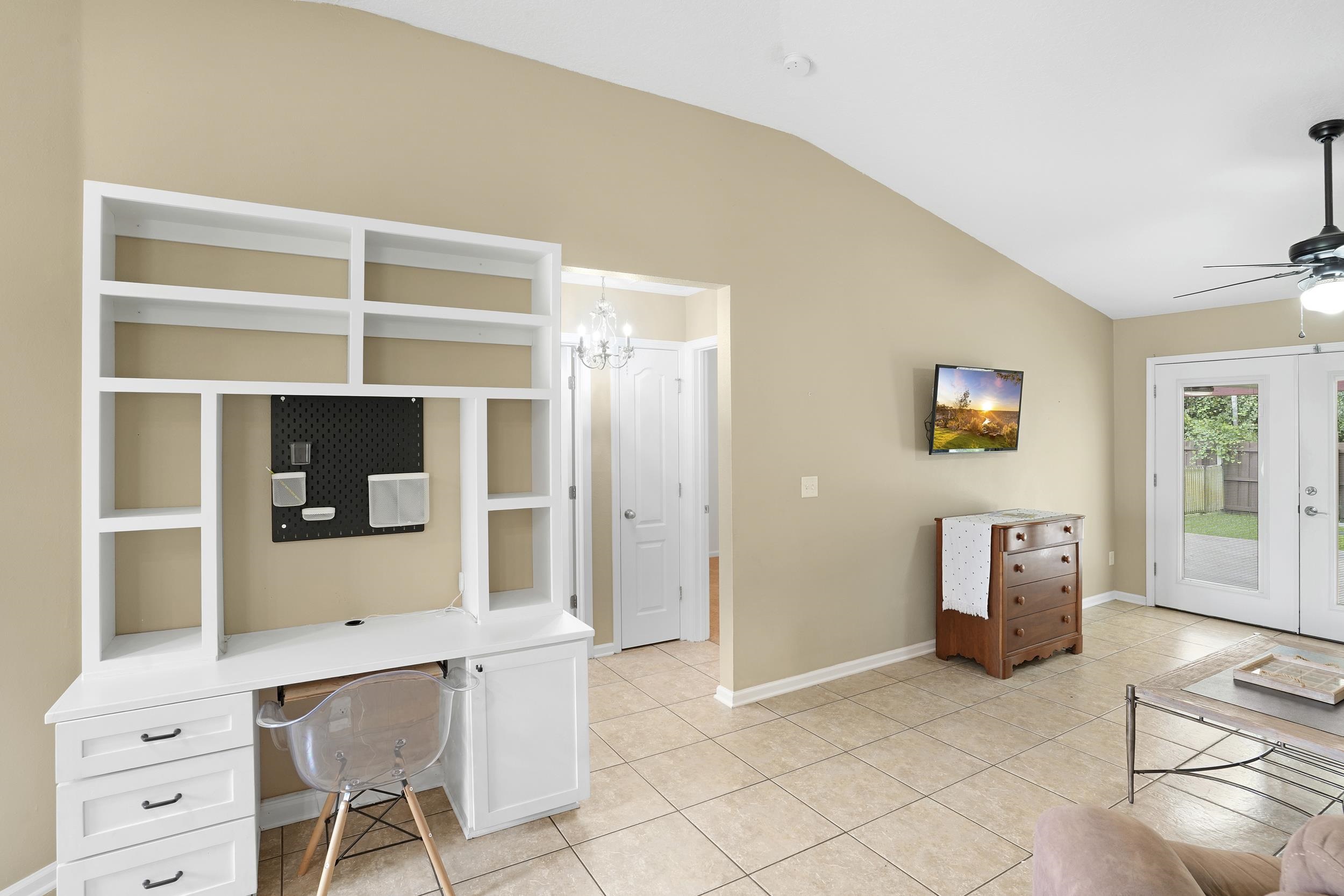 104 Patriot Ln