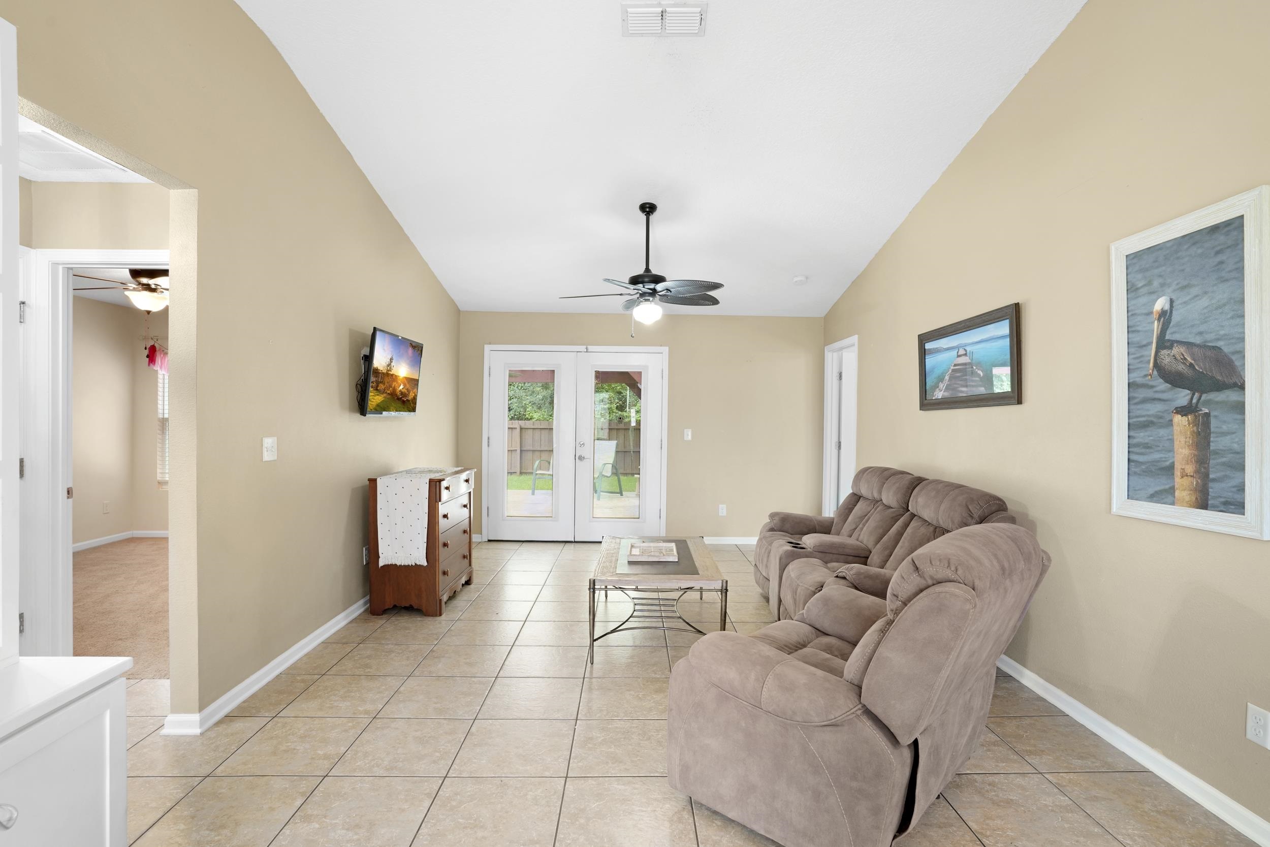 104 Patriot Ln