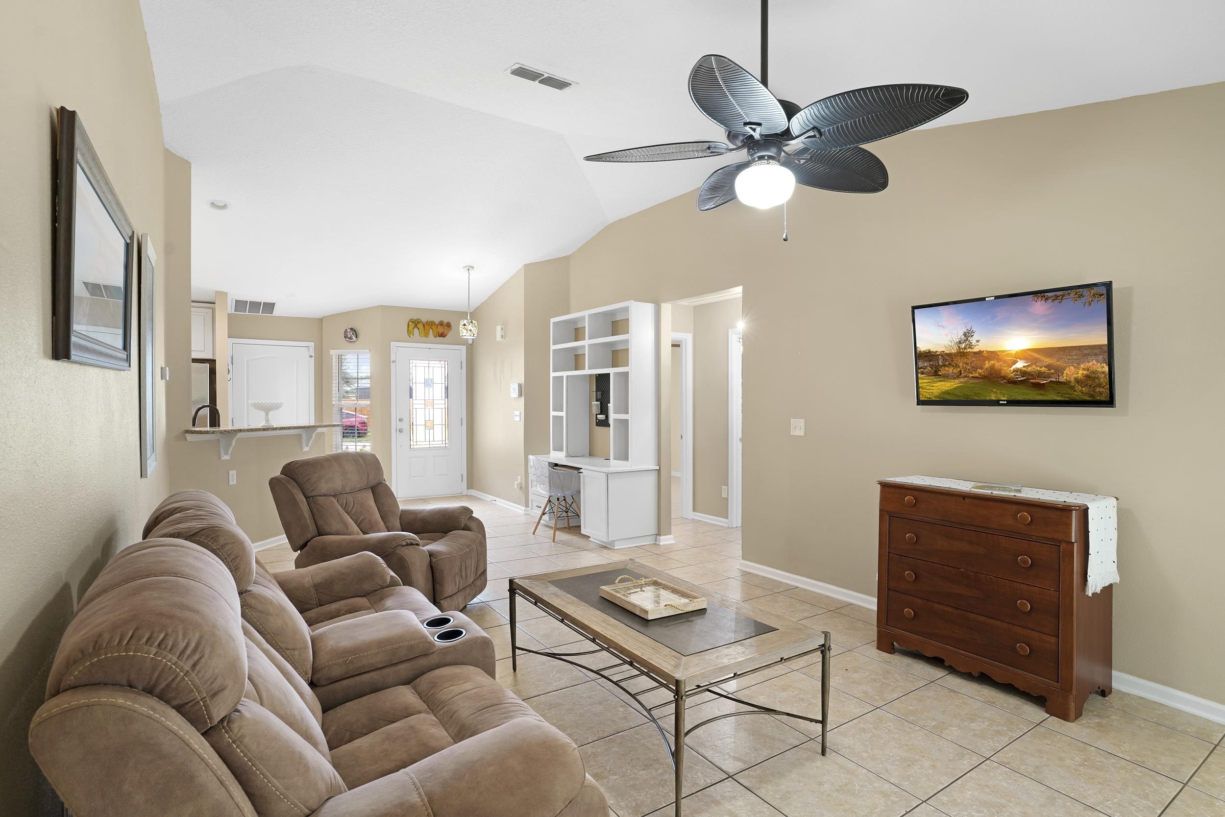 104 Patriot Ln