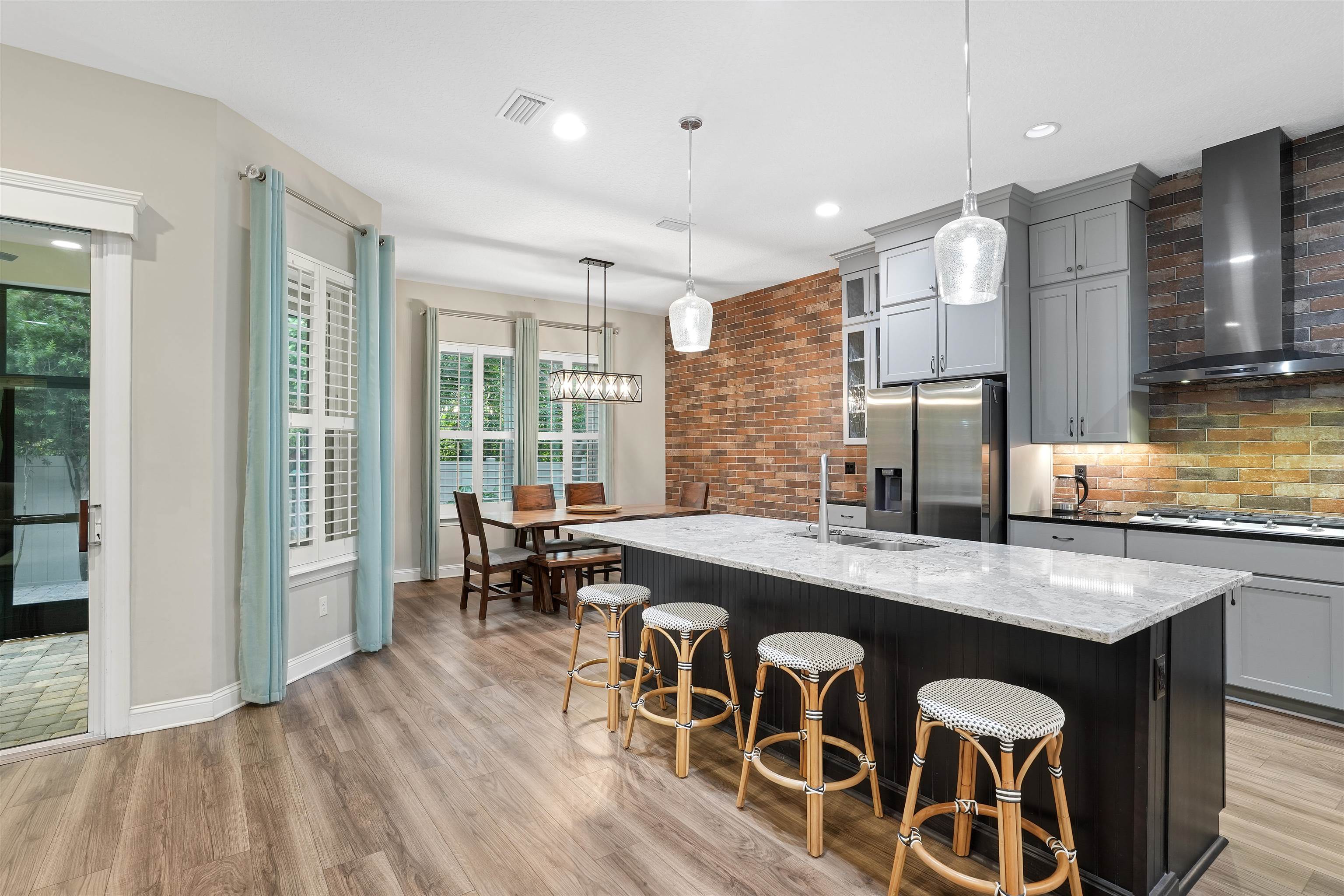 395 Pescado Dr