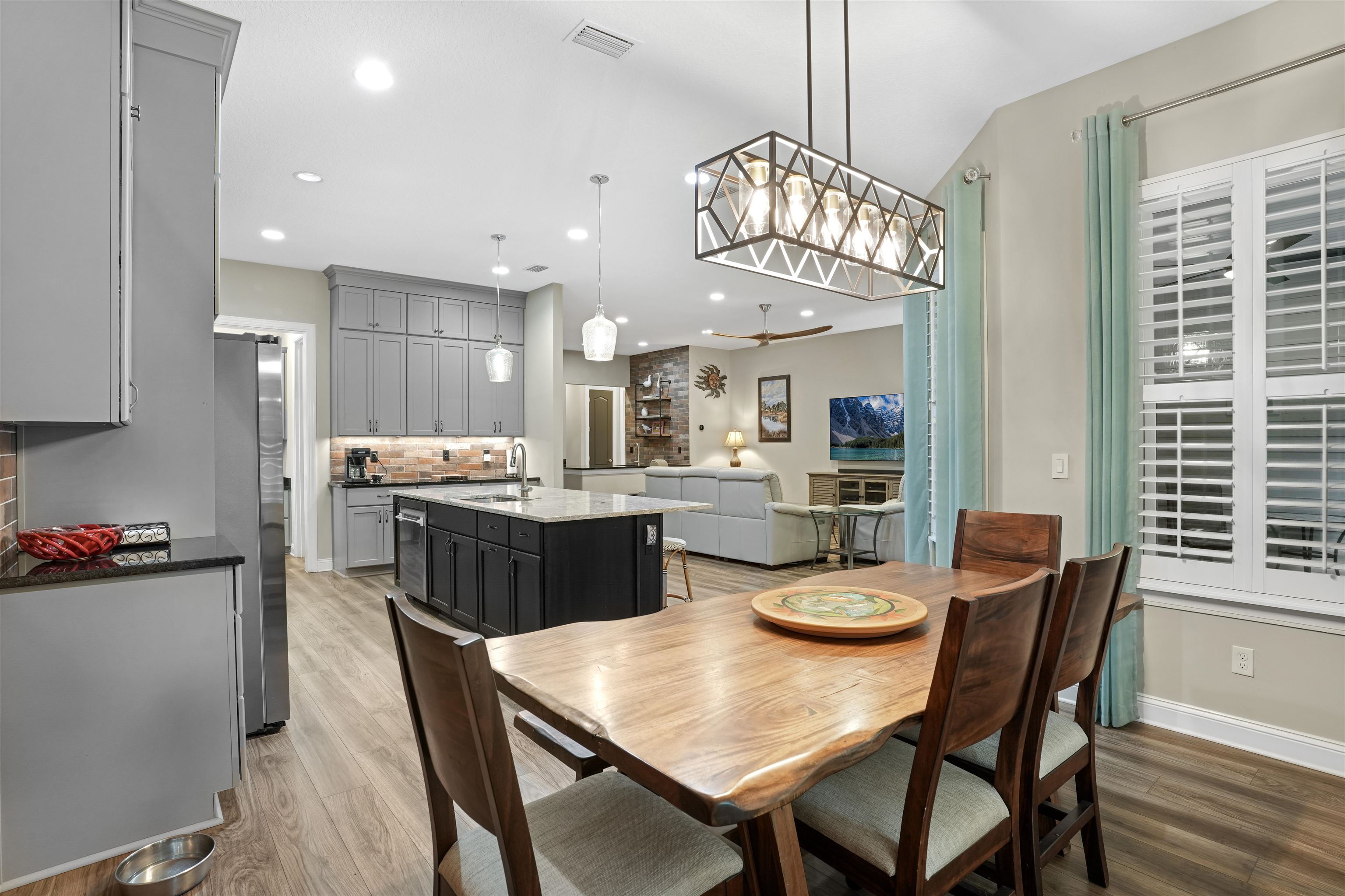 395 Pescado Dr