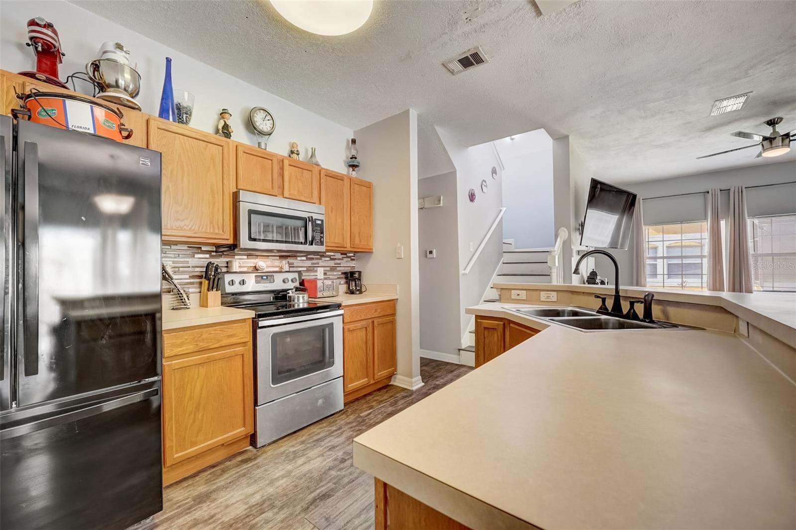 121 POMPANO BEACH DR