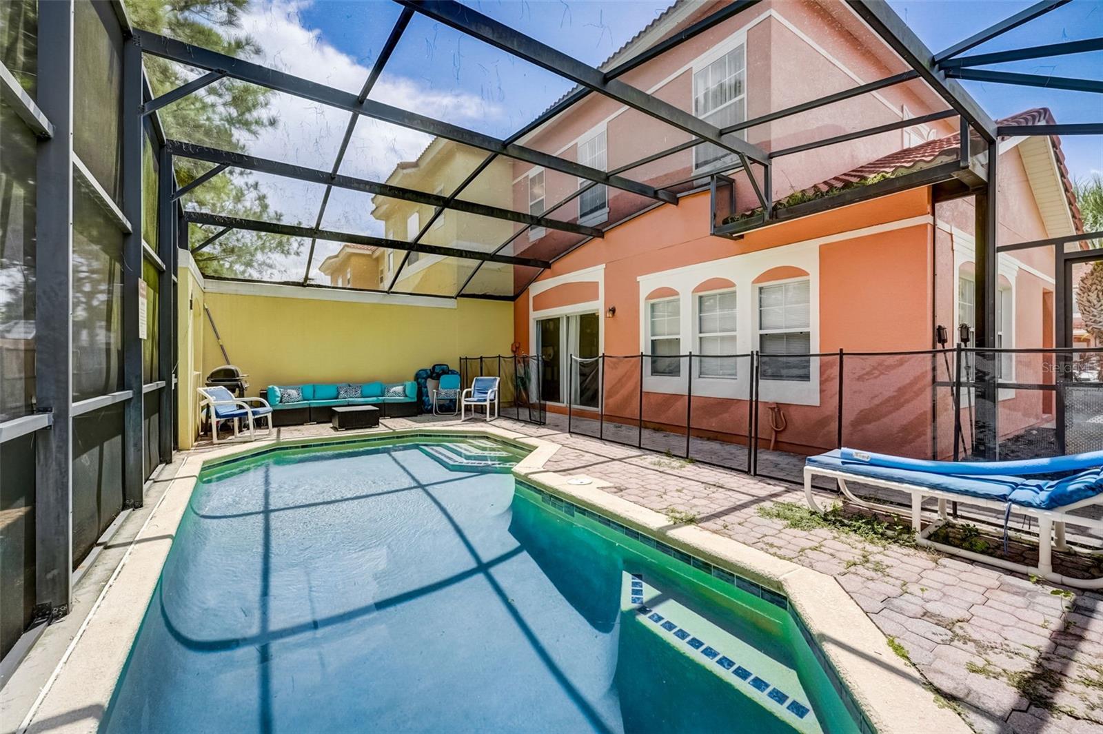 121 POMPANO BEACH DR